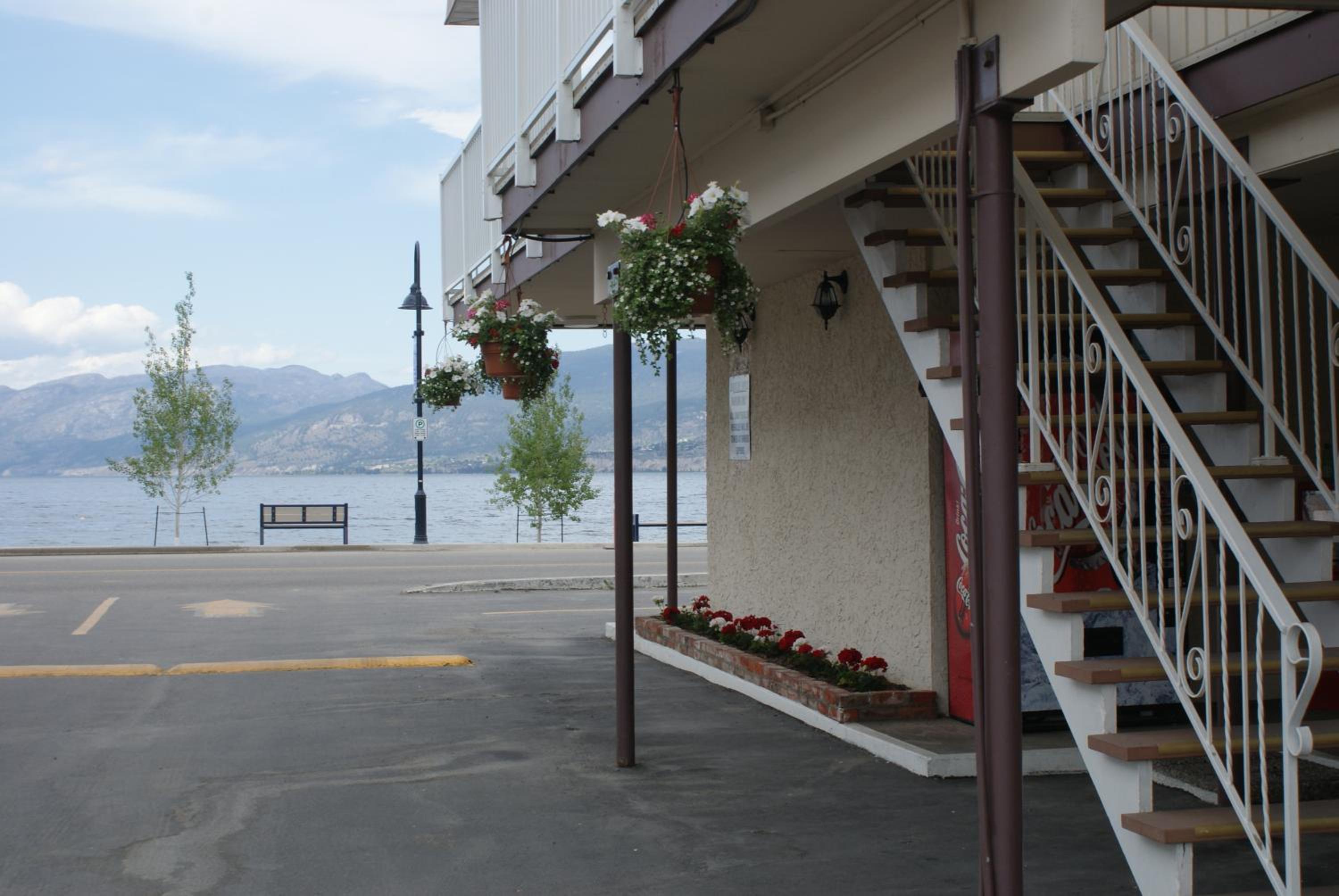 Shoreline Resort Condominiums