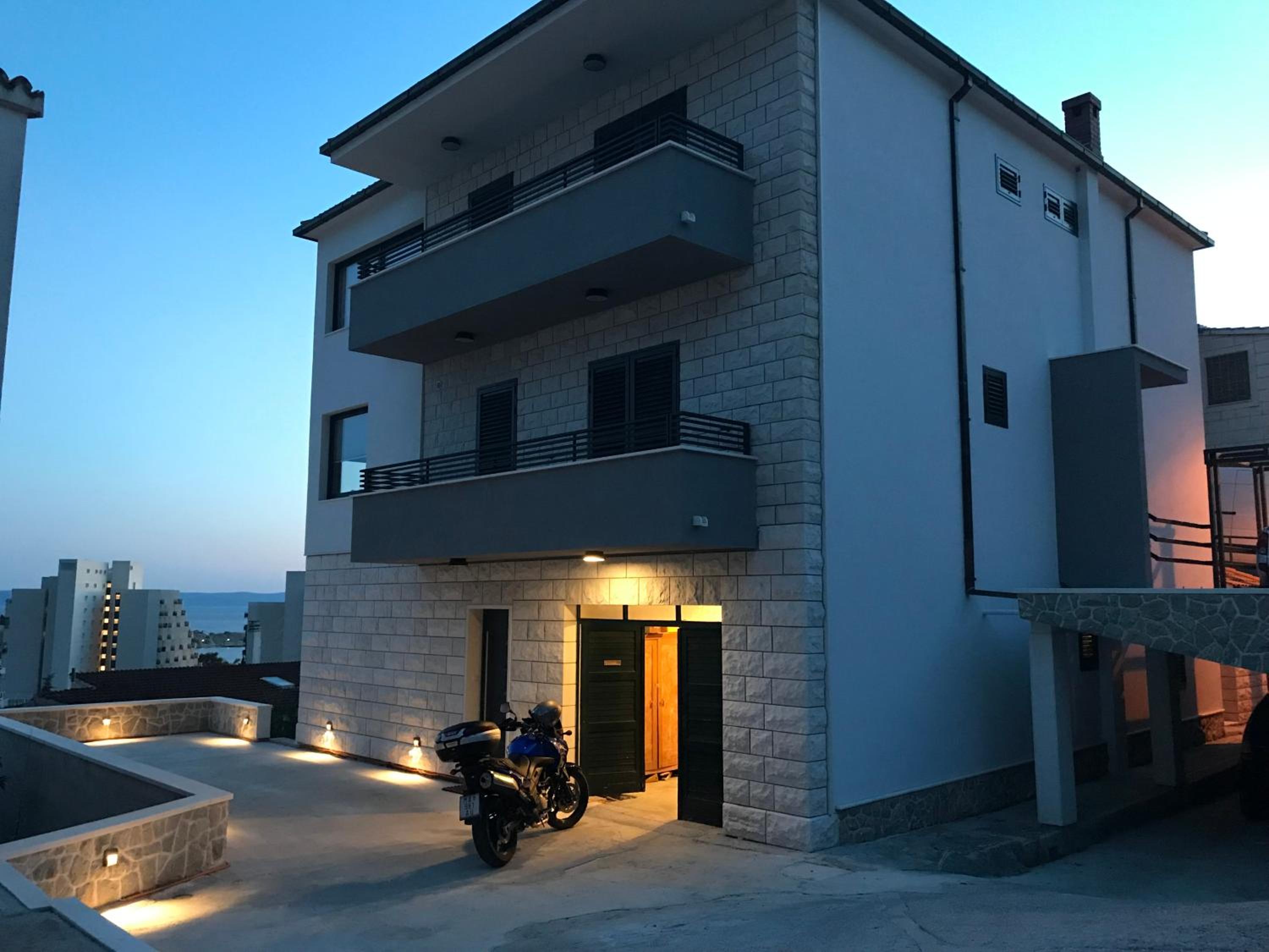 Apartments Tonkita with jacuzzi