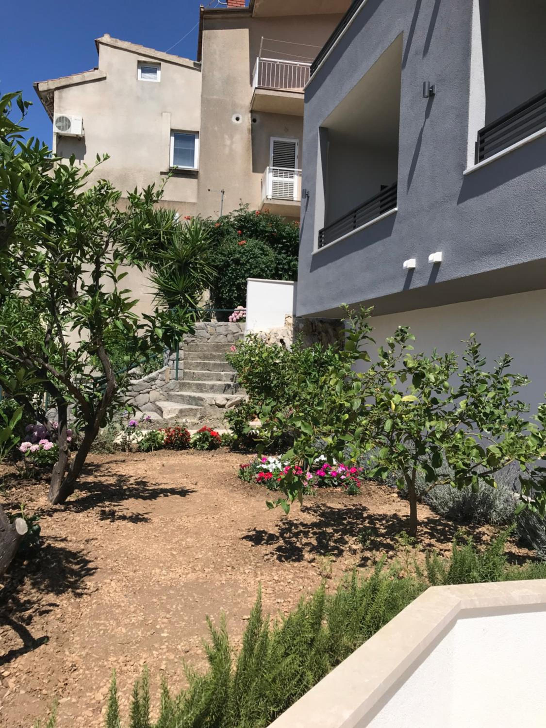 Apartments Tonkita with jacuzzi