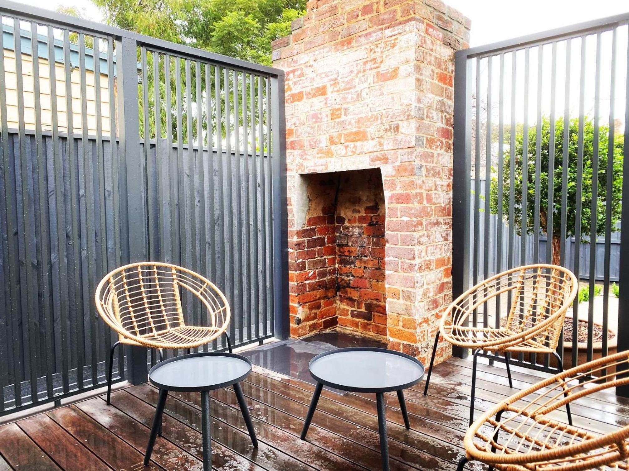 Saint Brides - Superior Boutique Accomodation - STEPS TO PAKINGTON STREET