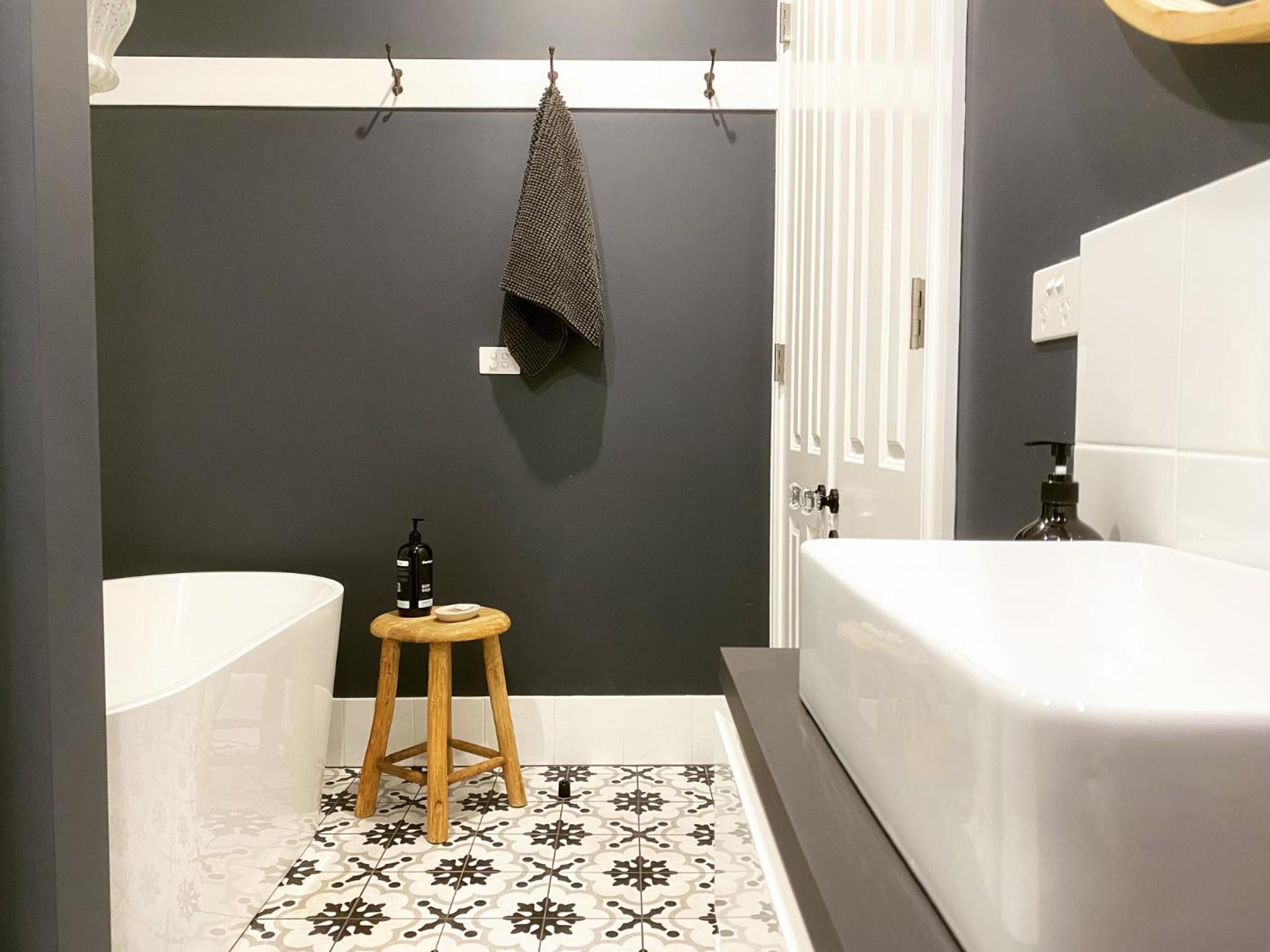 Saint Brides - Superior Boutique Accomodation - STEPS TO PAKINGTON STREET