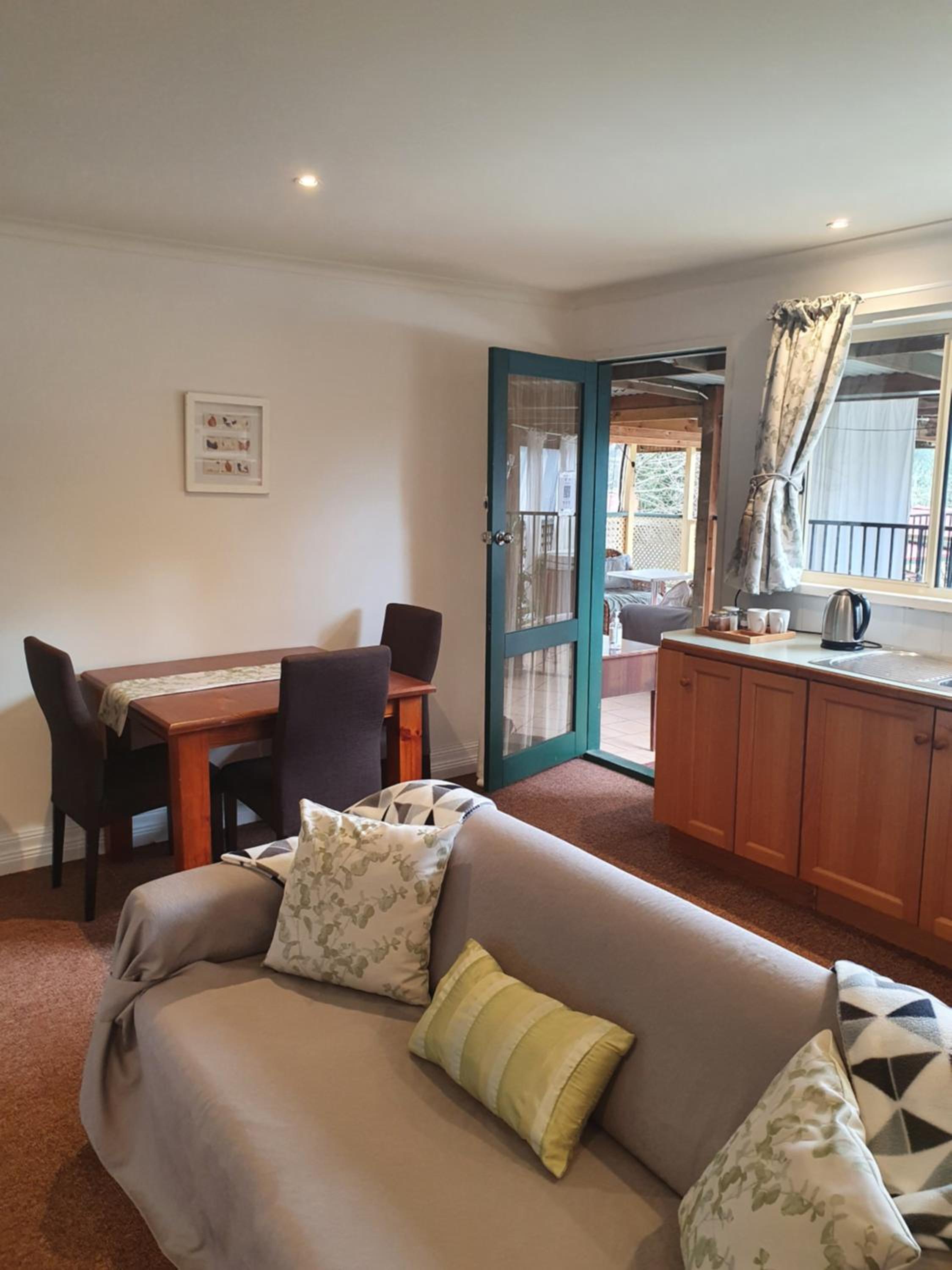 Oaktree Guest House
