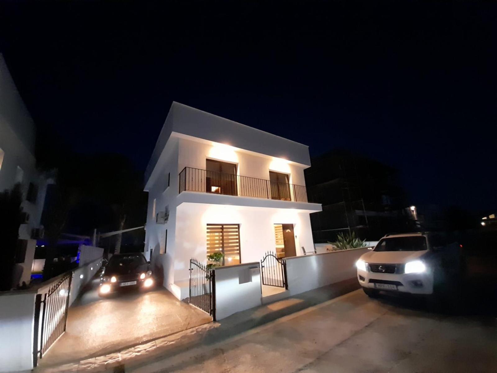 Hotel Valerian Palm Villa