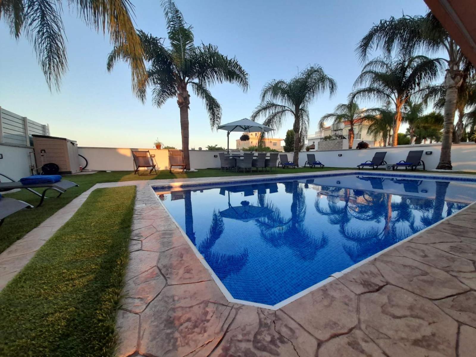 Valerian Palm Villa - Napa's Secret Escape