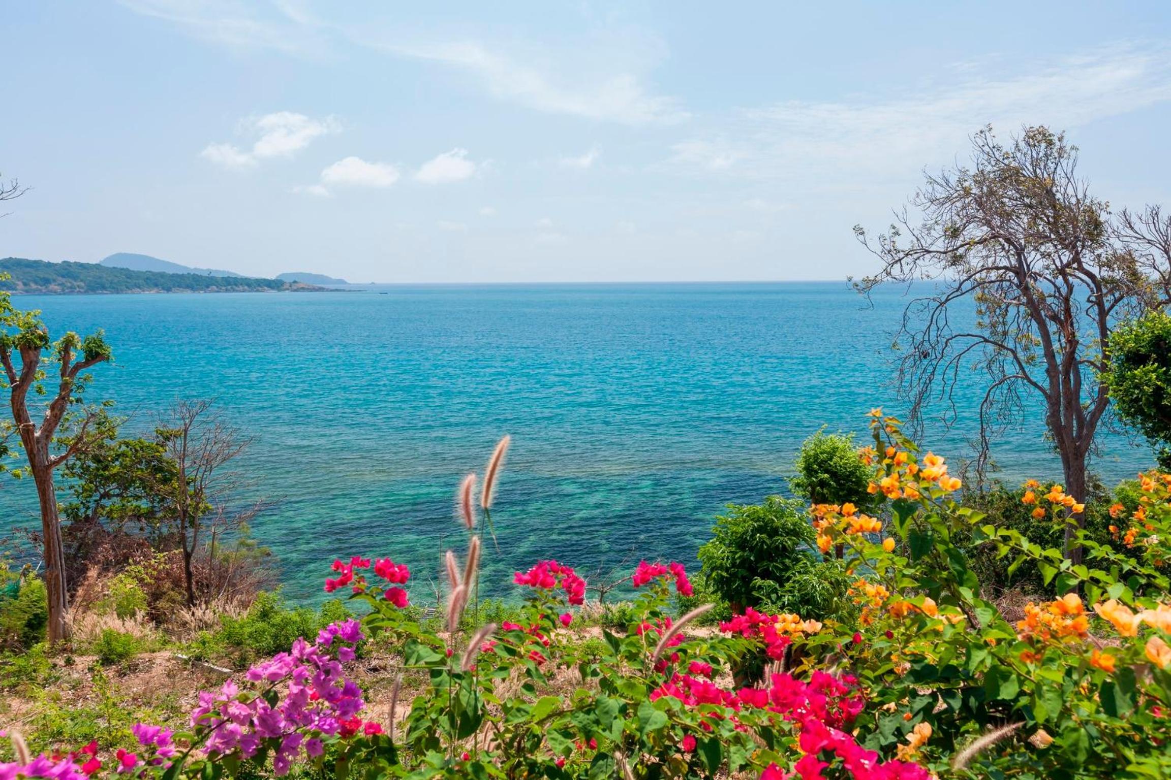Baan Khunying - Secluded Phuket Beachfront Villa
