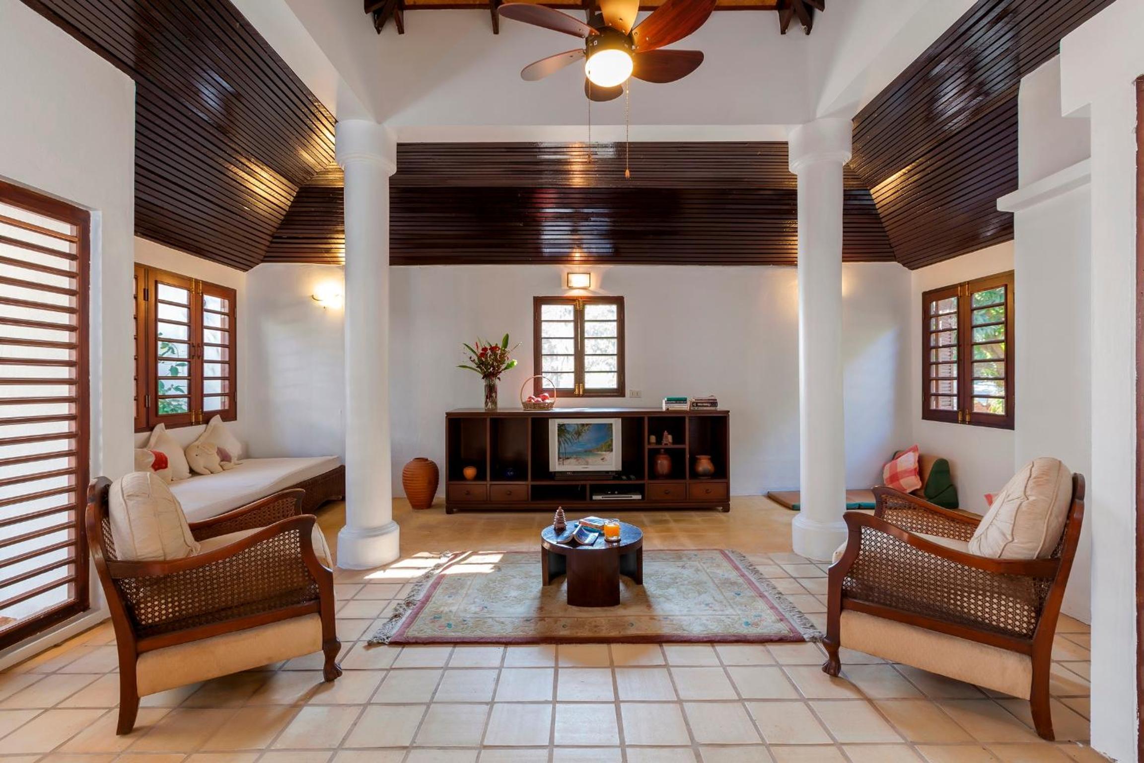 Baan Khunying - Secluded Phuket Beachfront Villa