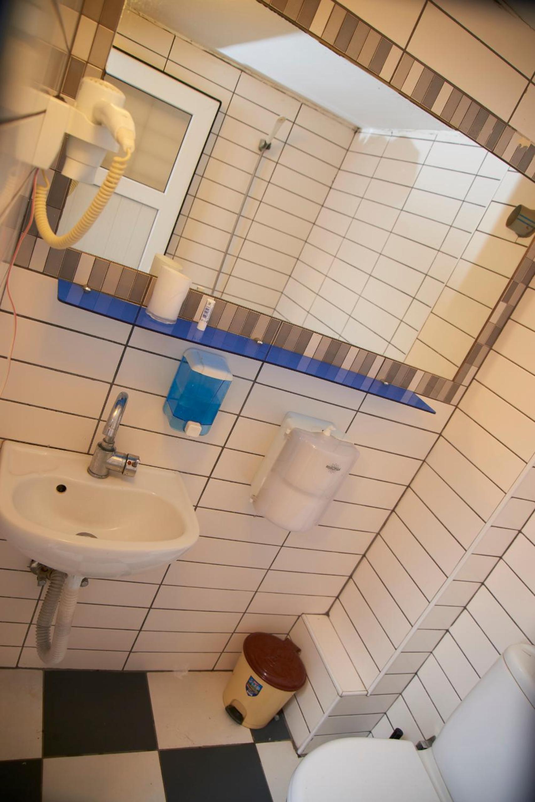 Chillout Lya Yurt & Lounge - Image 44