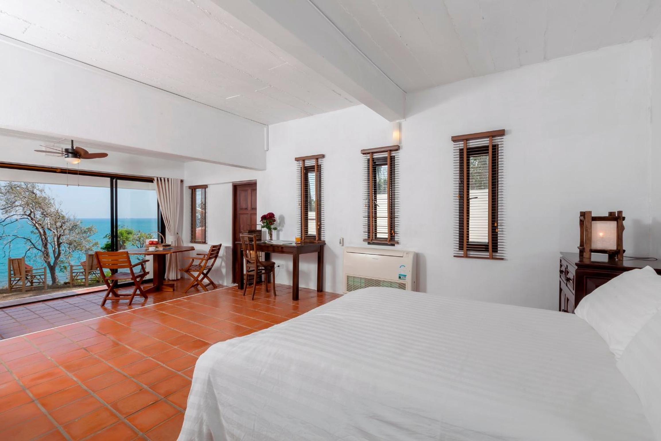 Baan Khunying - Secluded Phuket Beachfront Villa