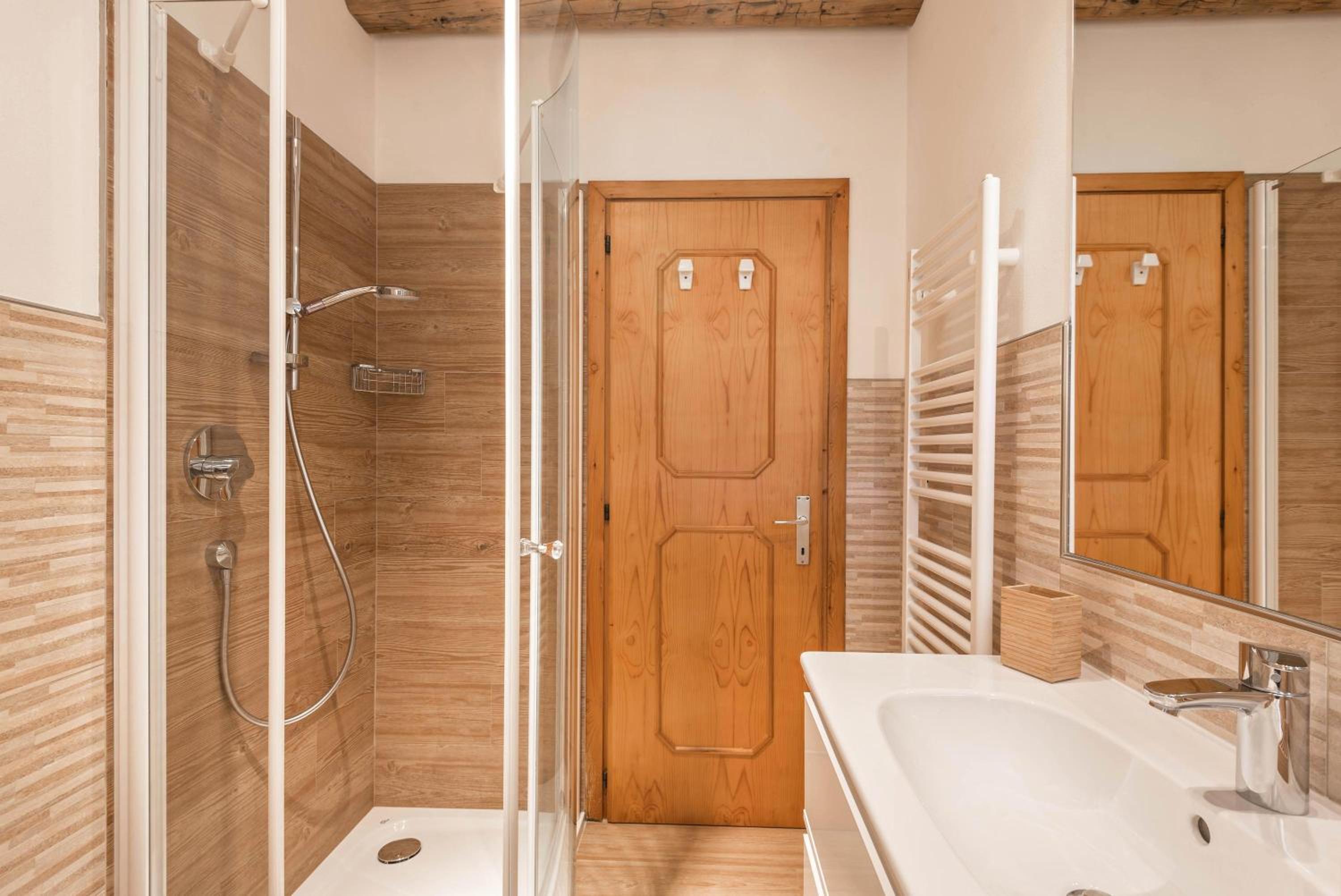 Casa Lorenz 1 en Canazei — bathroom