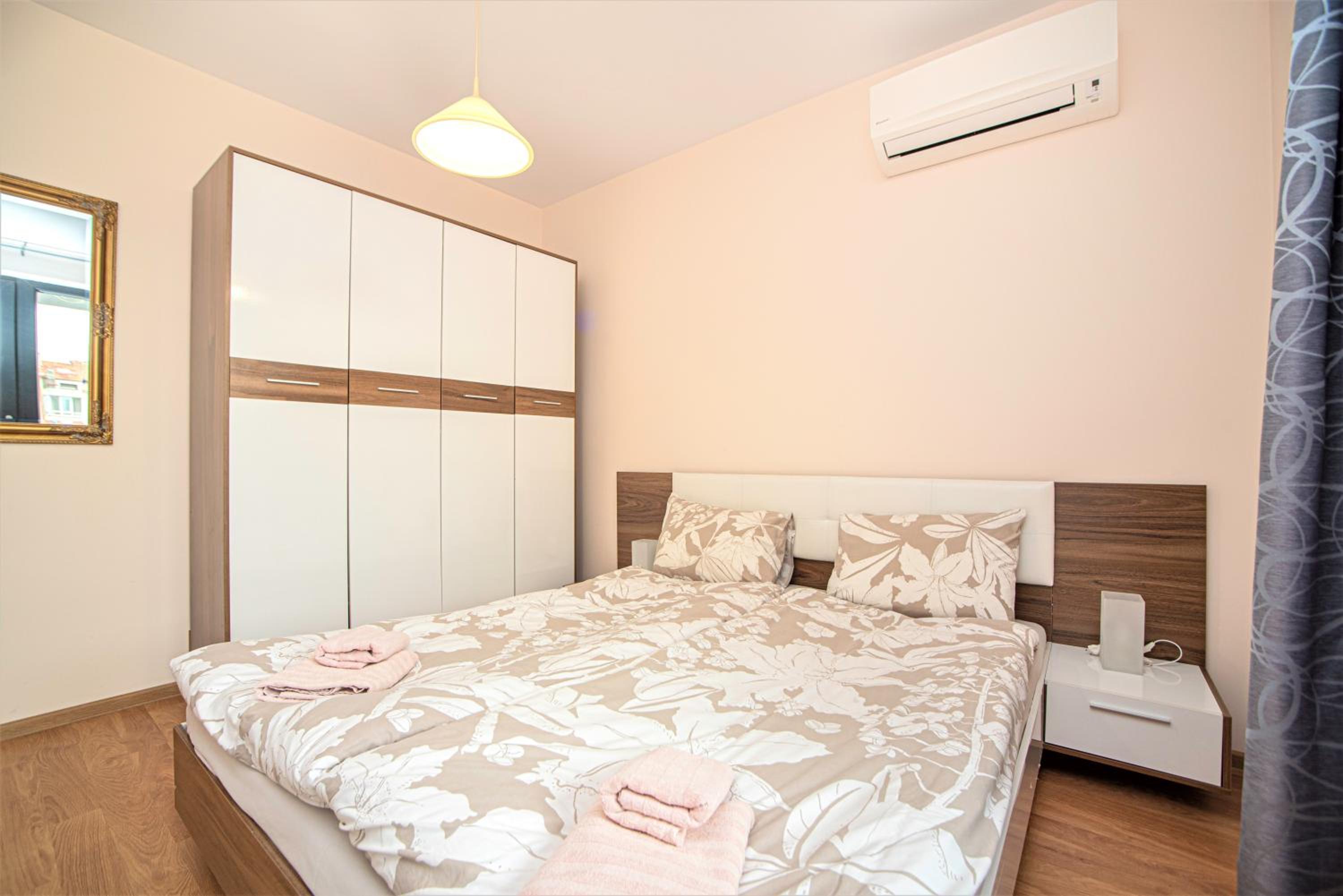 The Captain Be my guests! by RV Apartments