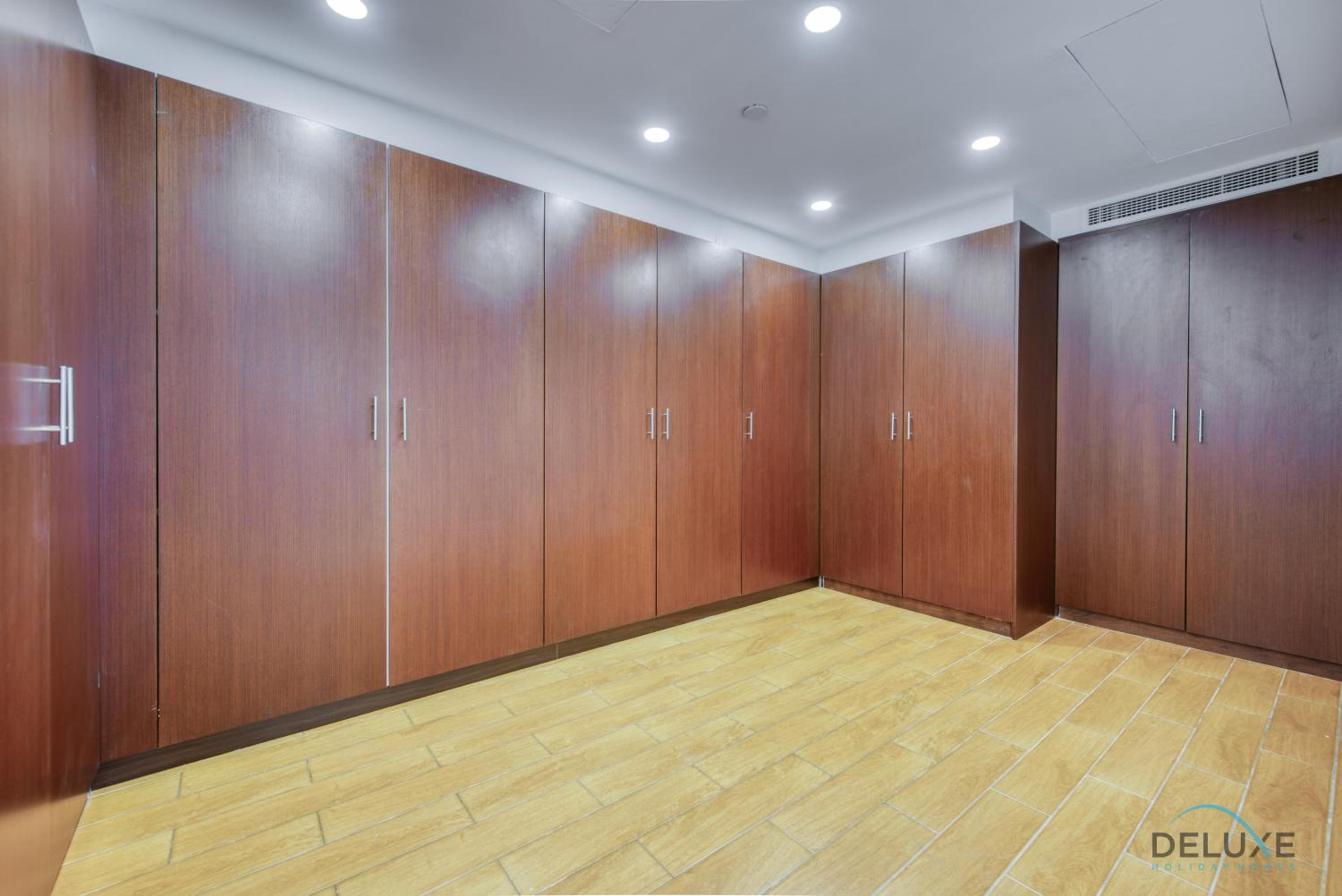 Outstanding 3BR at Sadaf 7 JBR by Deluxe Holiday Homes