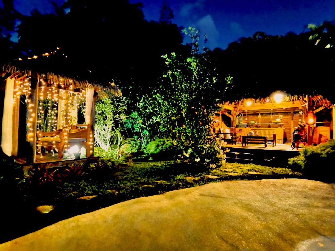 West Indies Cottage, cottages haut de gamme avec piscine, jacuzzi et vue jungle