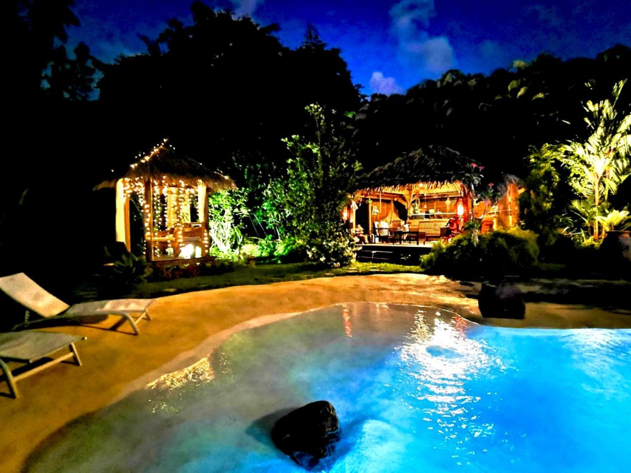 West Indies Cottage, cottages haut de gamme avec piscine, jacuzzi et vue jungle