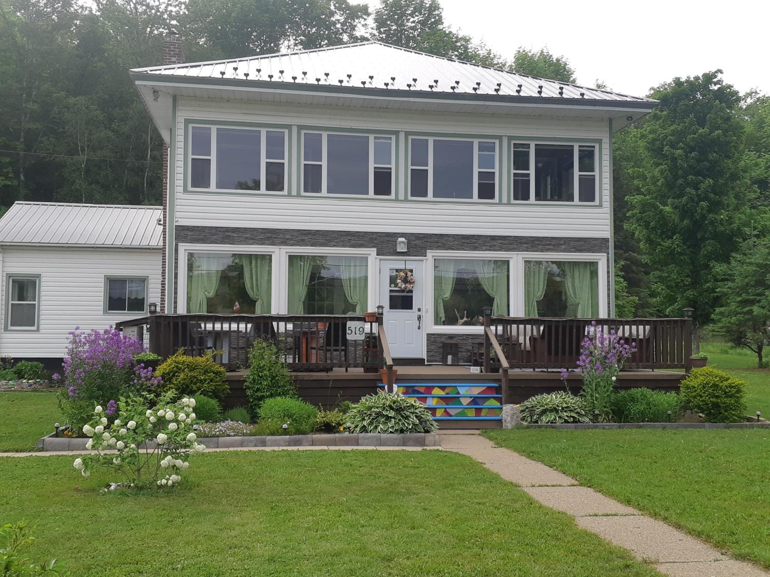 Big Axe Bed & Breakfast