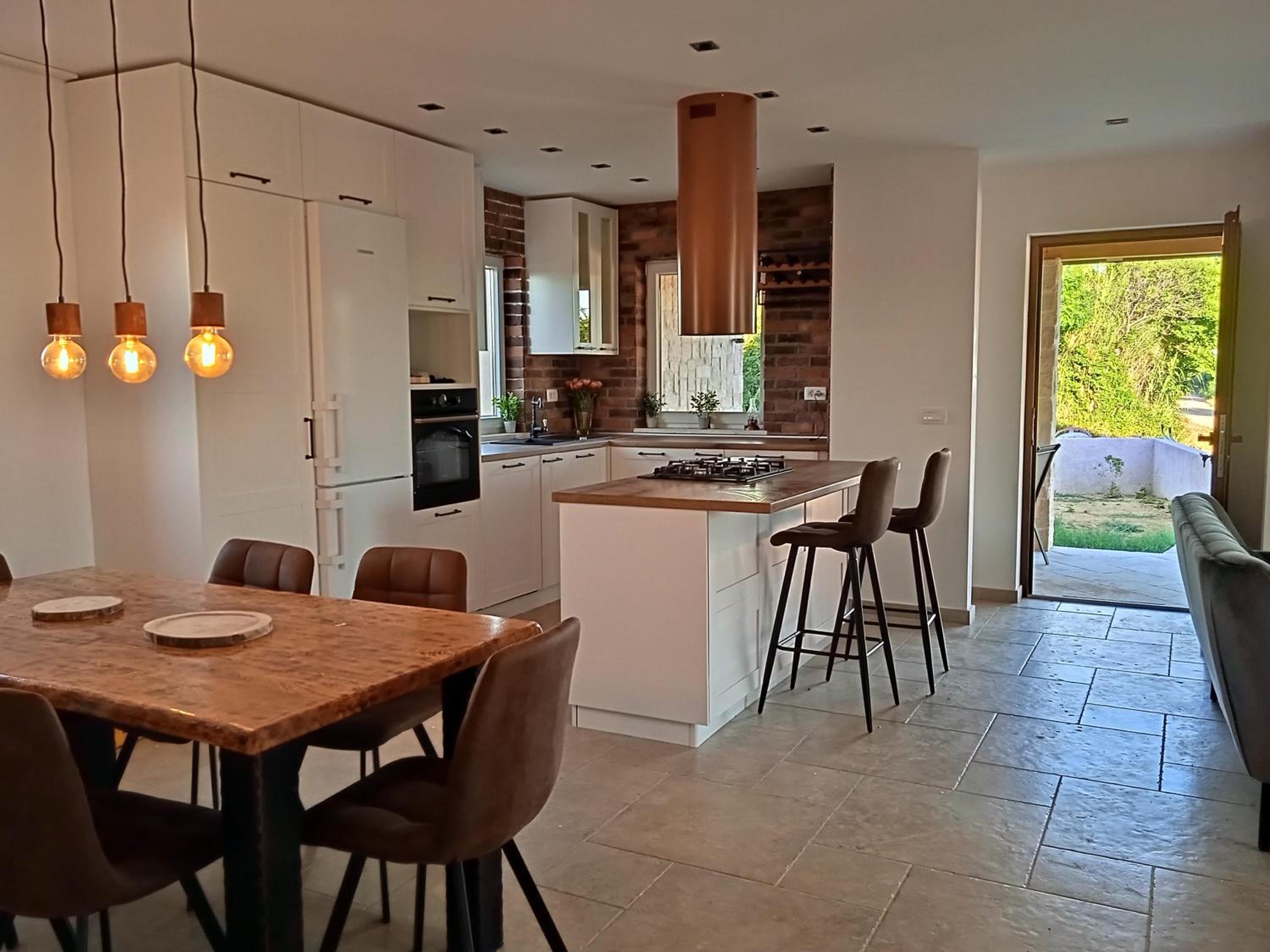 Casa di Marko-NEW MODERN RUSTIC HOUSE with pool AND SPACIOUS GARDEN!
