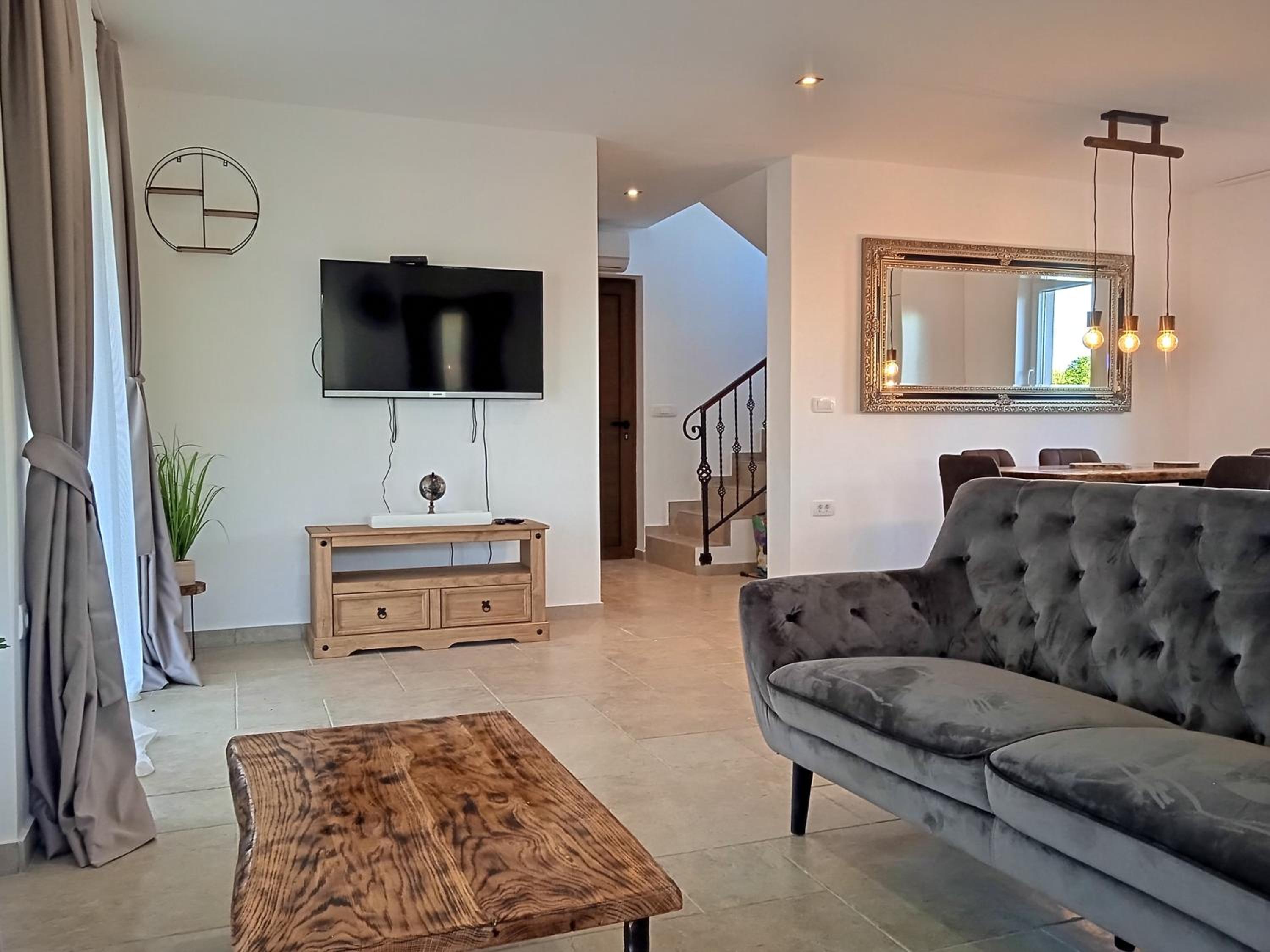 Casa di Marko-NEW MODERN RUSTIC HOUSE with pool AND SPACIOUS GARDEN! photo 5