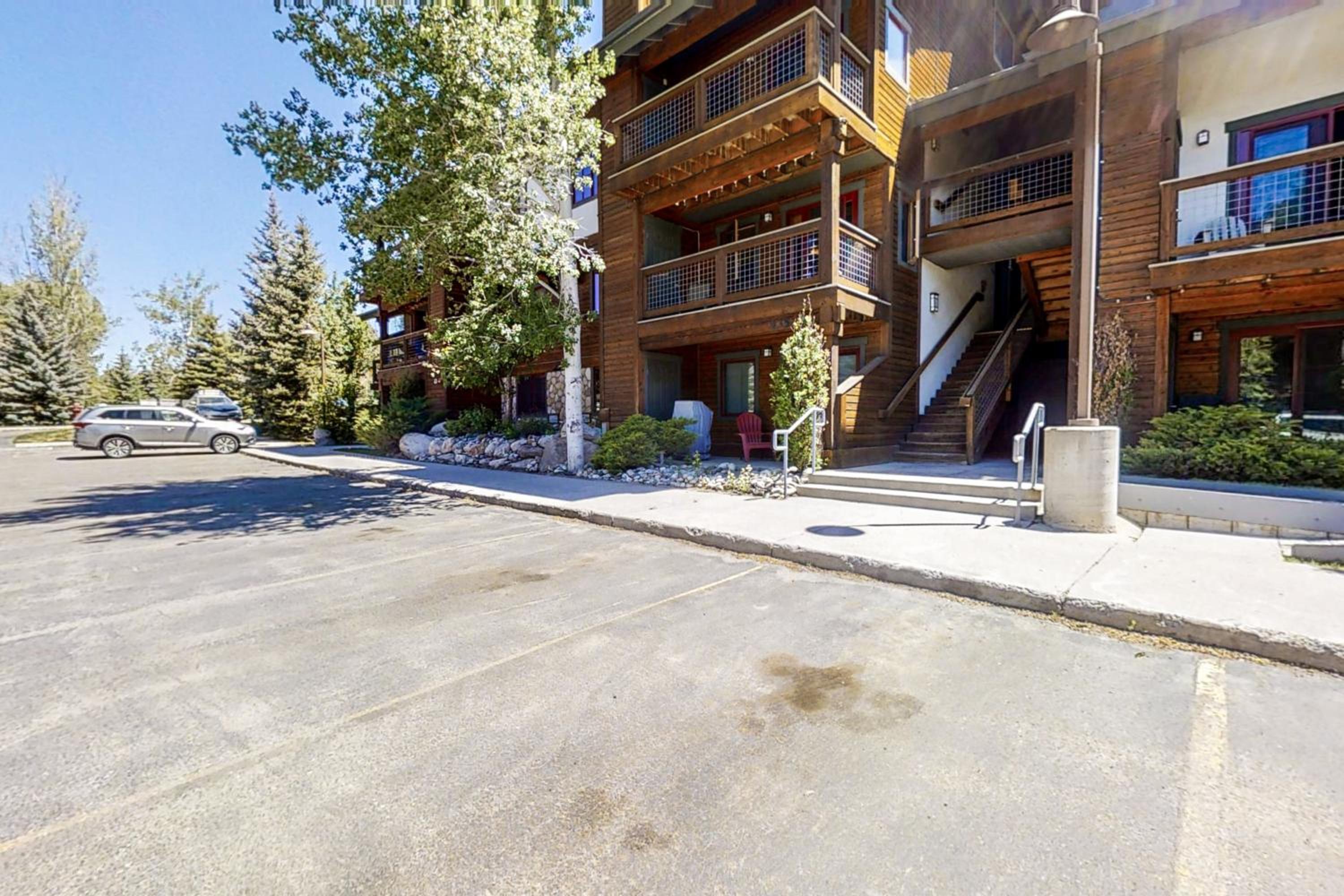 Hotel Pines At Orehouse 301 Ph2