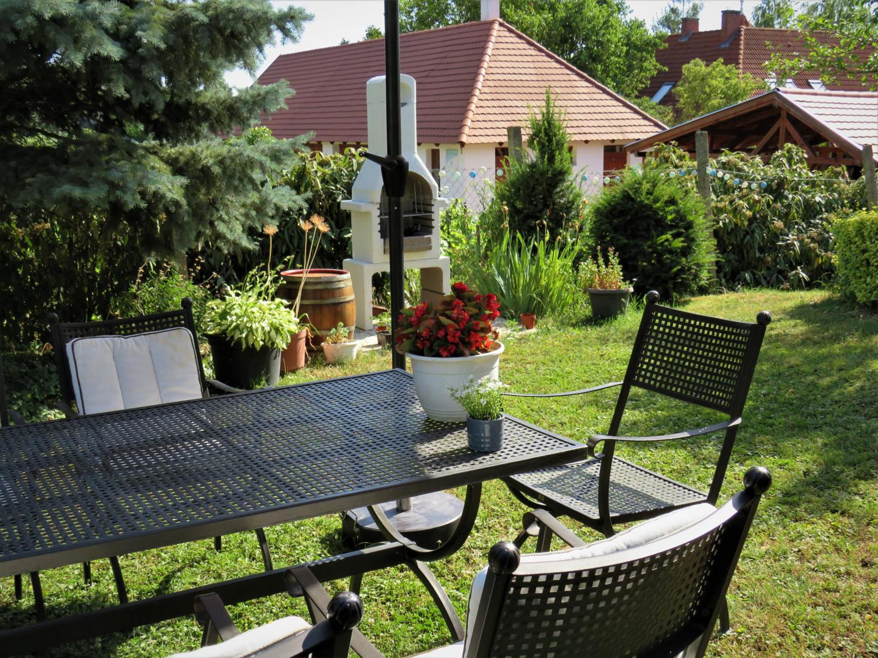 ART INN APARTMANHÁZ BALATON-GYENESDIÁS