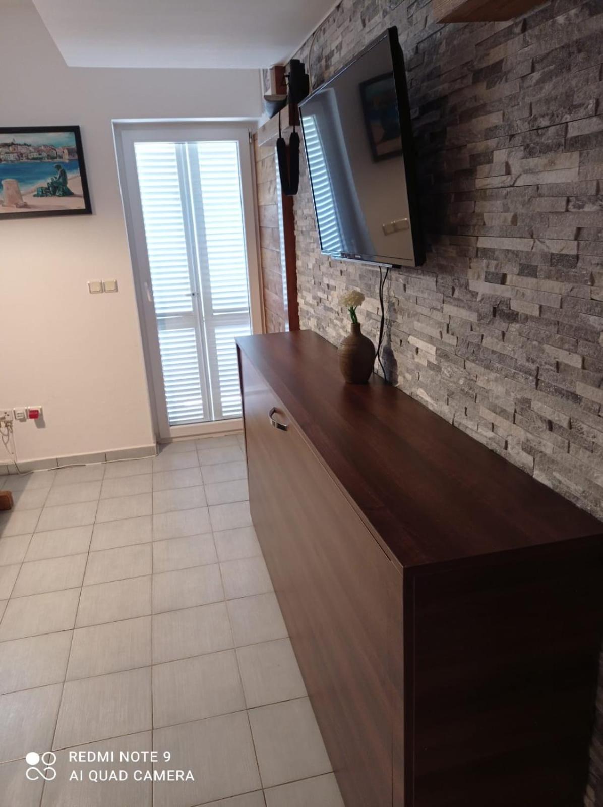 Studio Apartman Lokvice en Primošten — hotel room