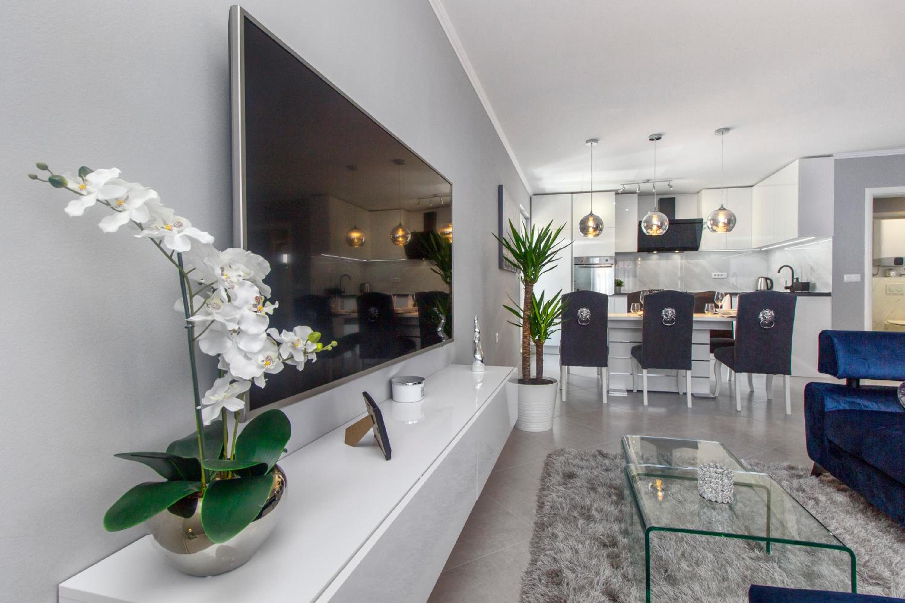 Silver Lux Suite - NEW view 3