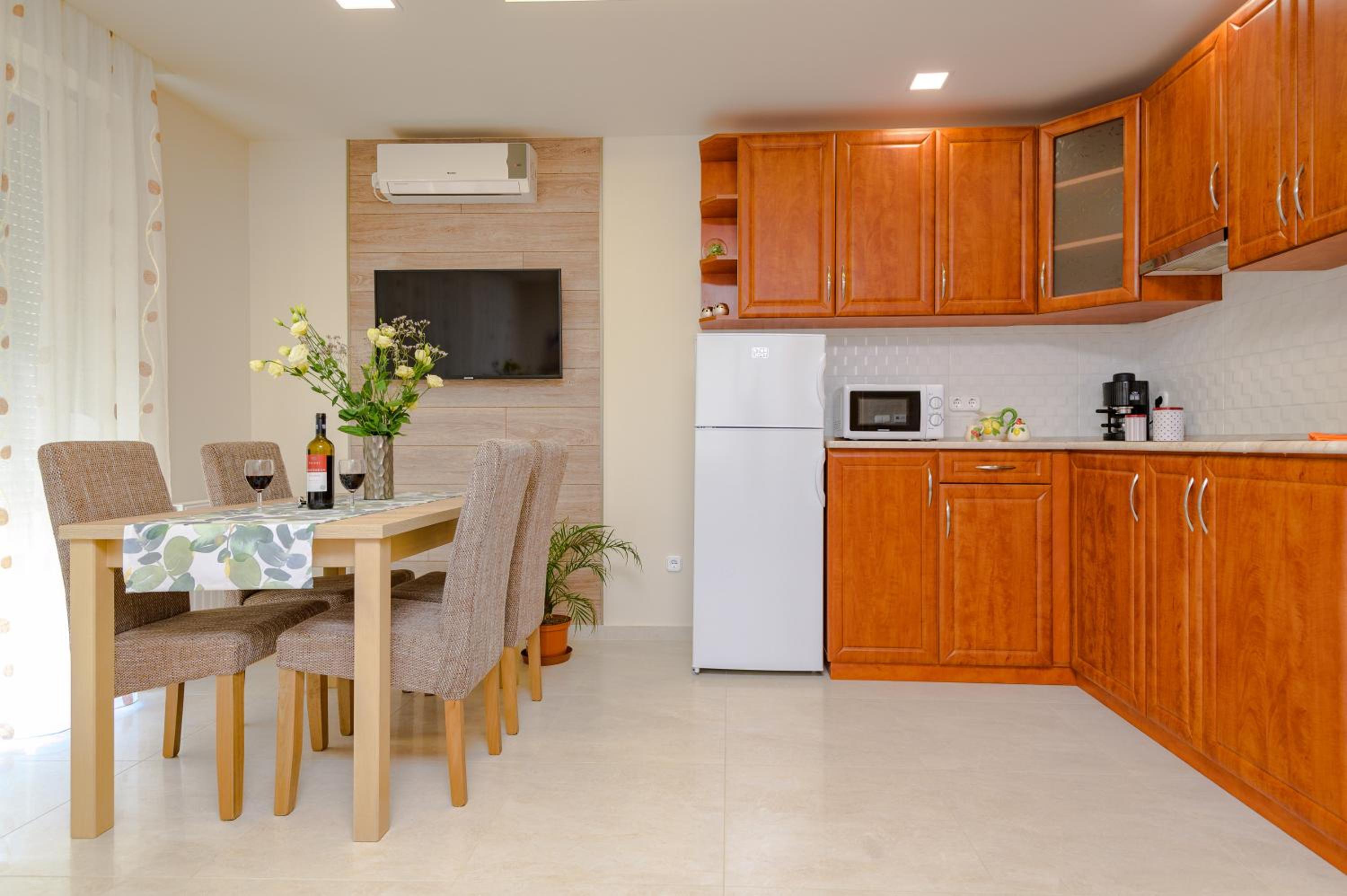 Bella Apartments No1 view 5