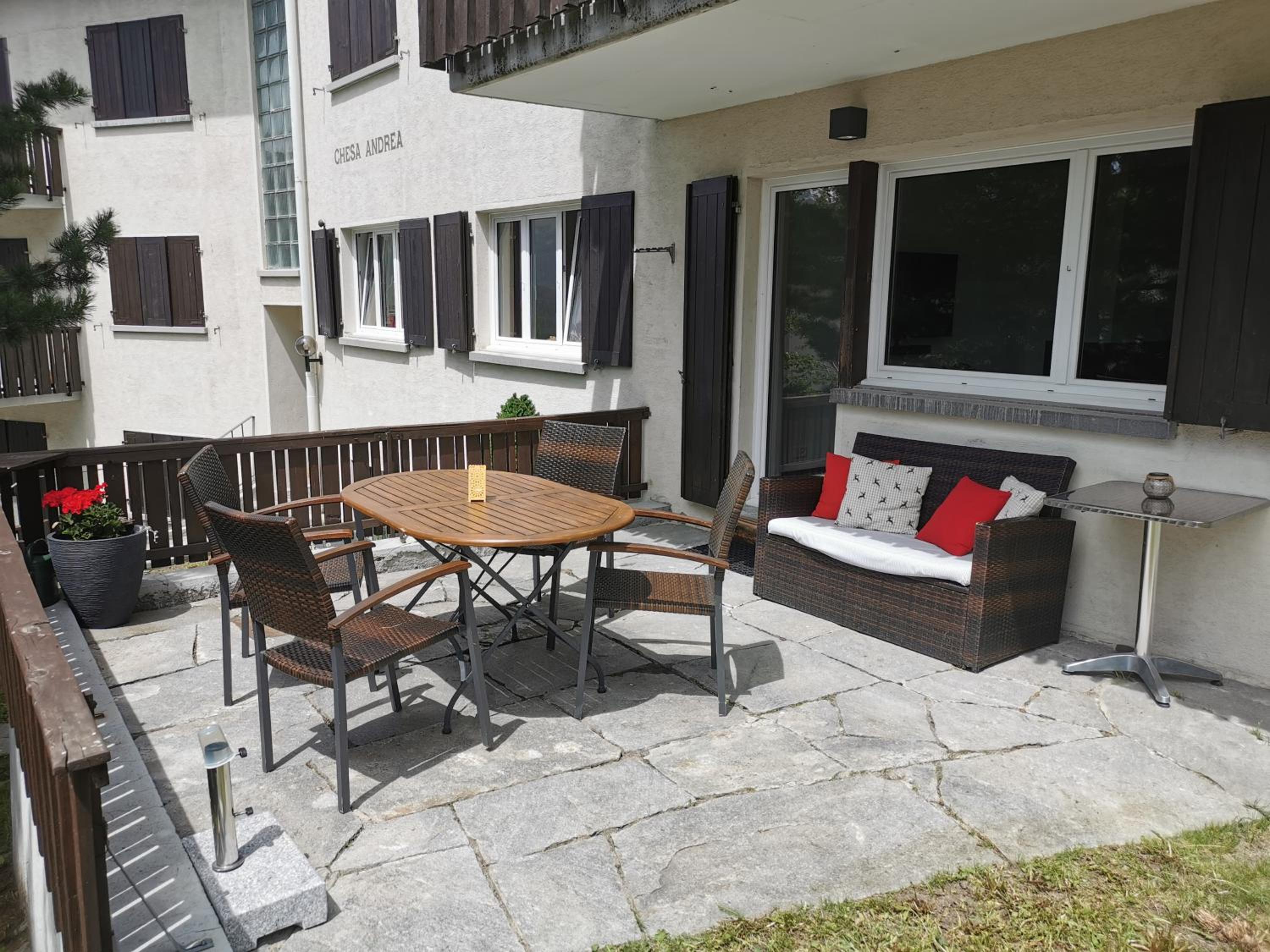 Ferienwohnung Pontresina - Chesa Andrea - Gartensitzplatz view 5
