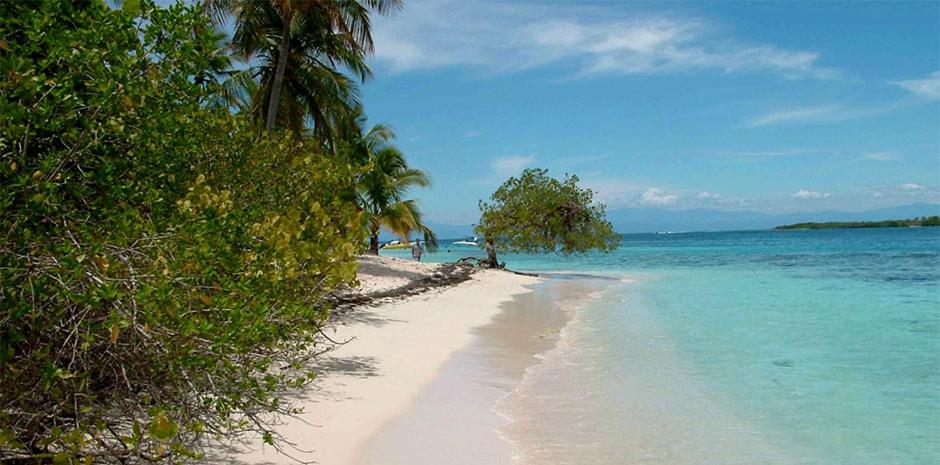 Tucacas Beach Hotel