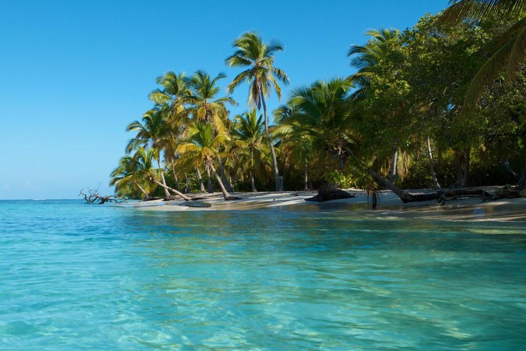 Tucacas Beach Hotel