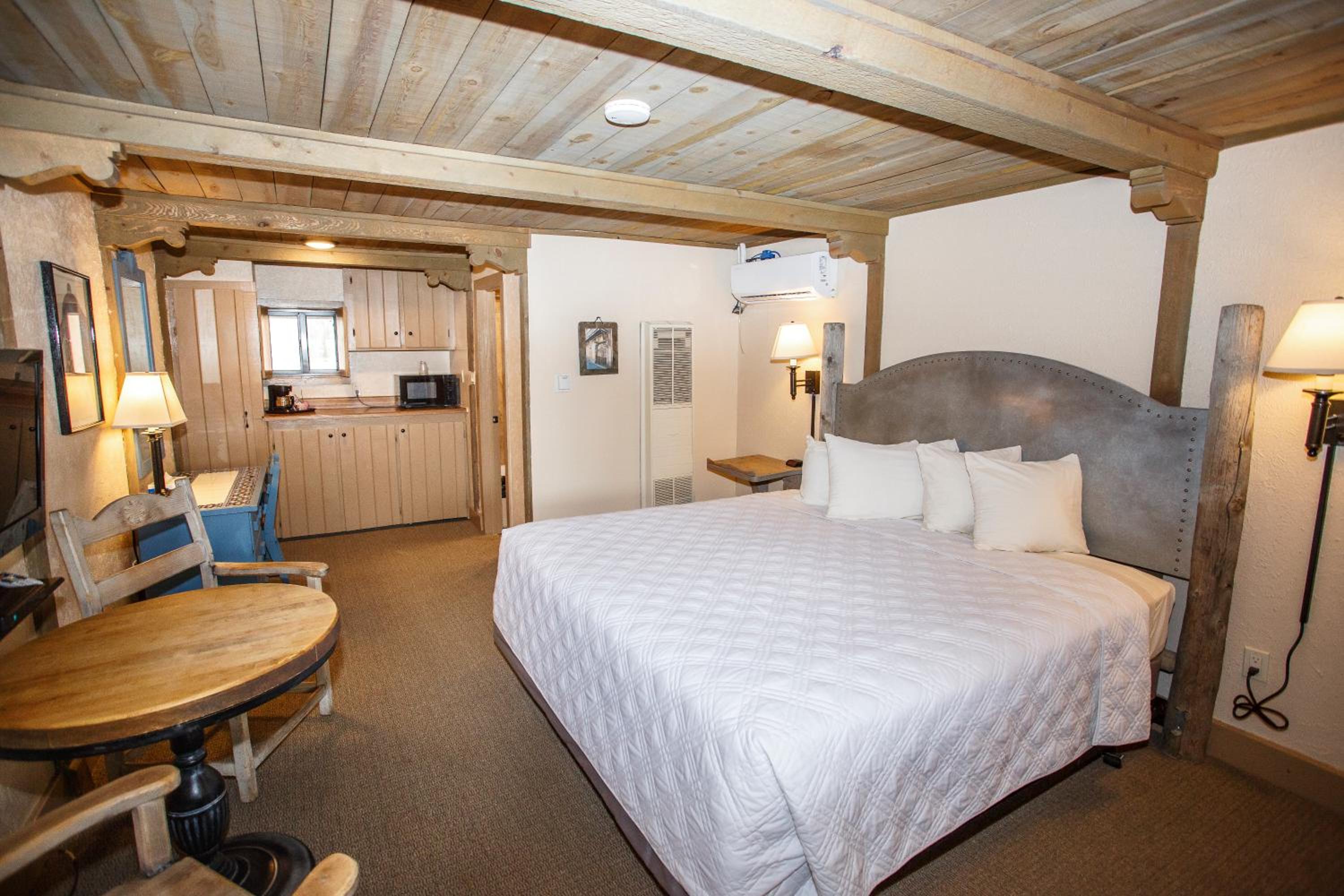 Chama Trails Motel view 4