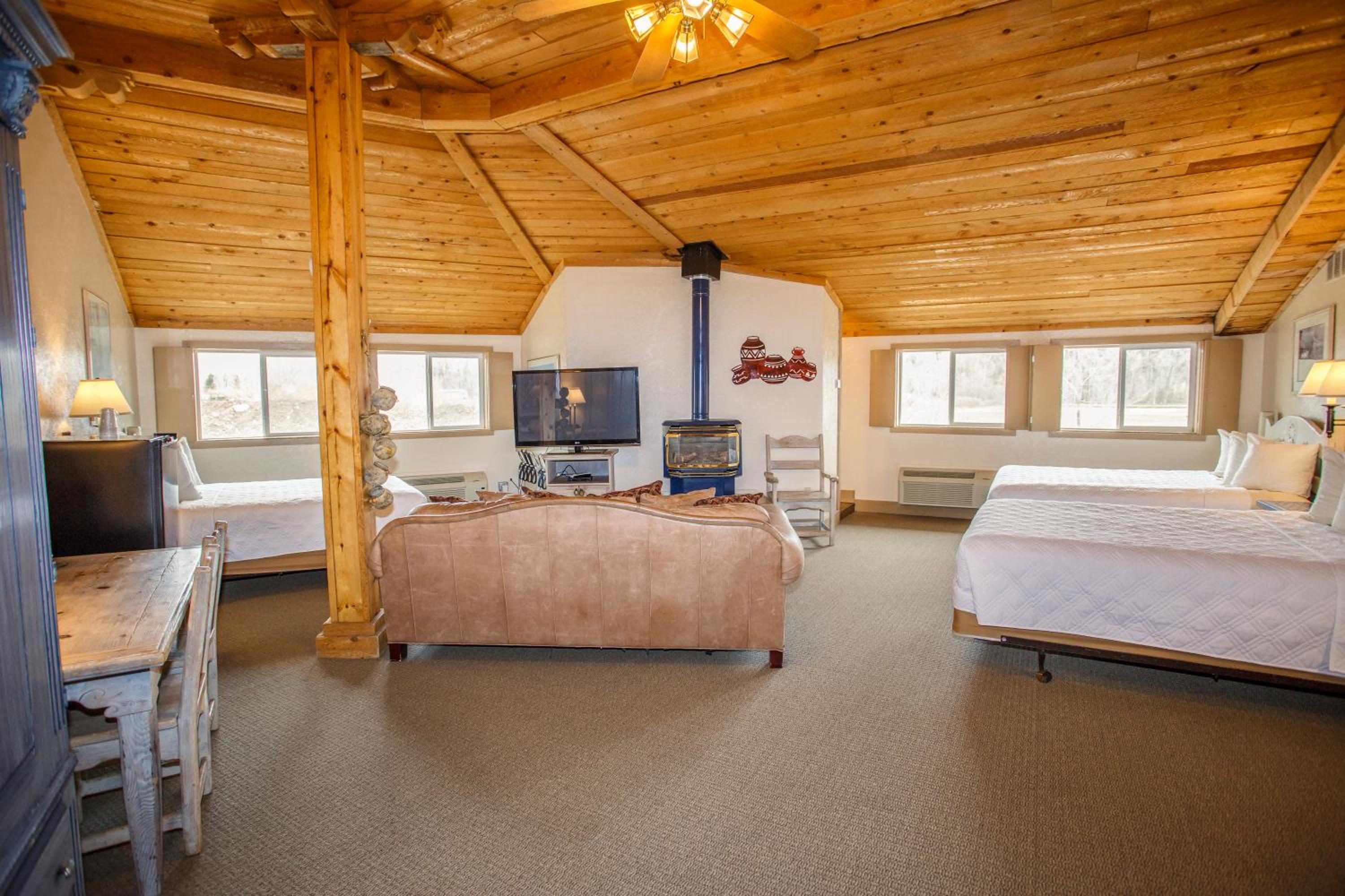 Chama Trails Motel view 5