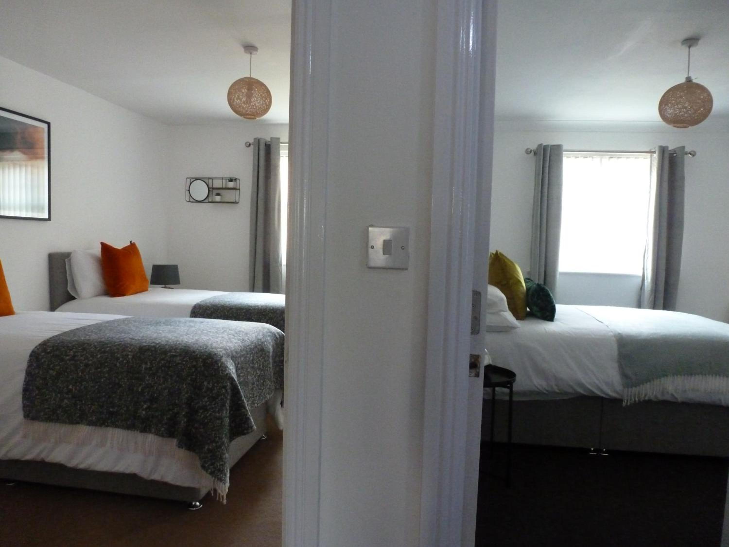 Sun Gardens Luxe 2 Bed 2 Bath Apartment view 4