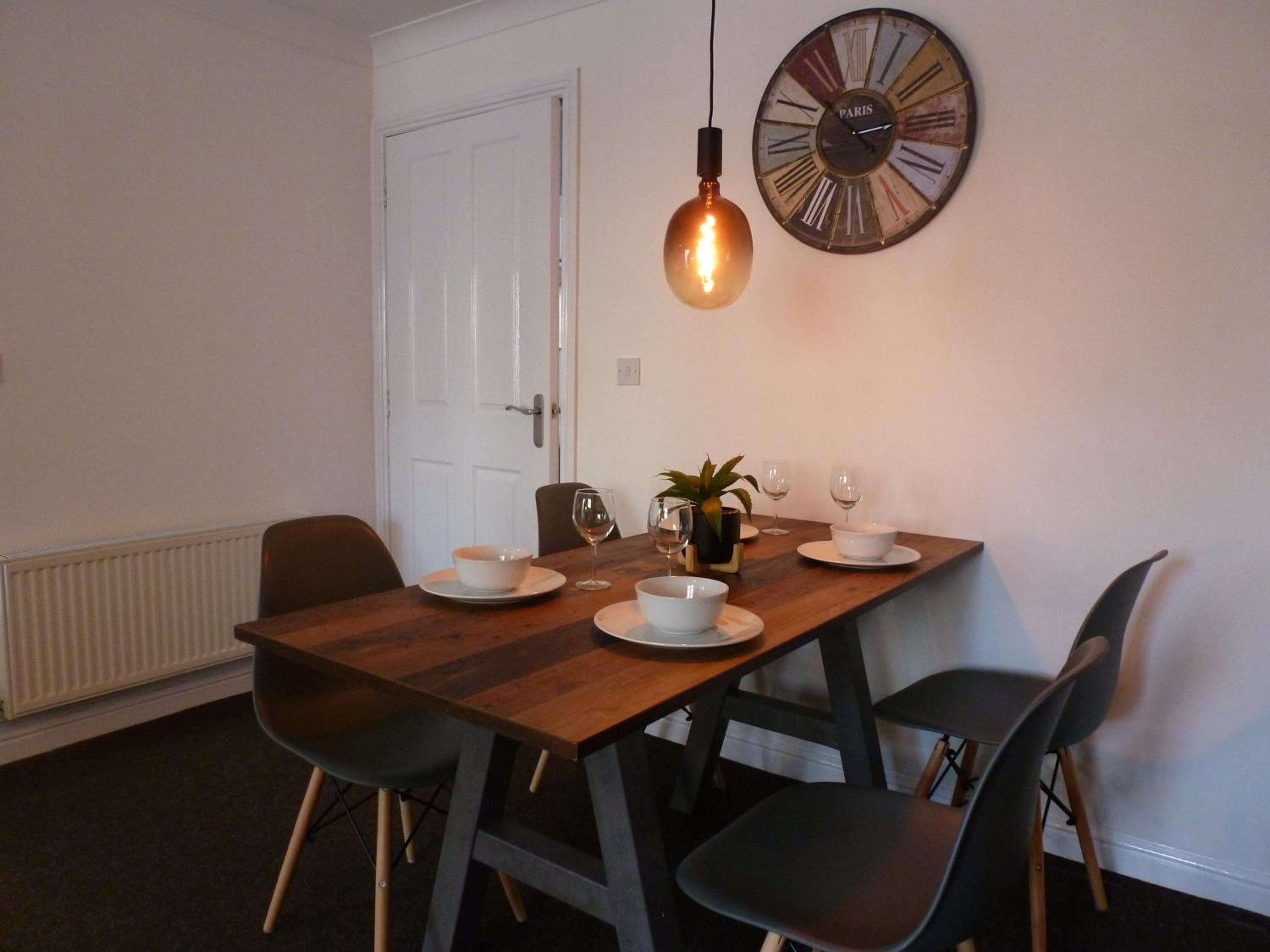 Sun Gardens Luxe 2 Bed 2 Bath Apartment view 5