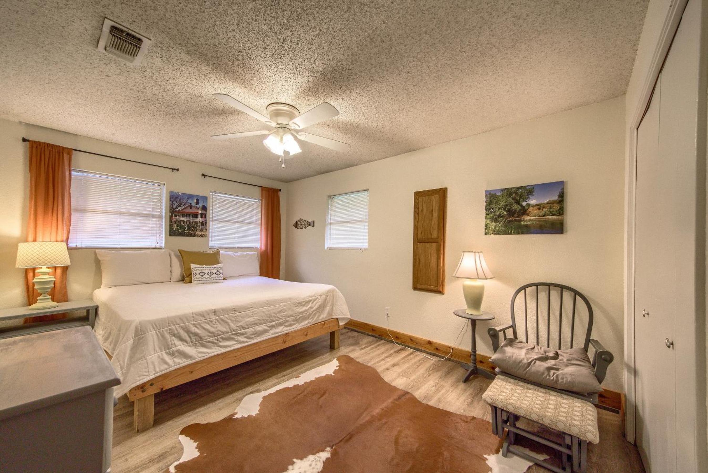 LD 1683 Texas River Haus