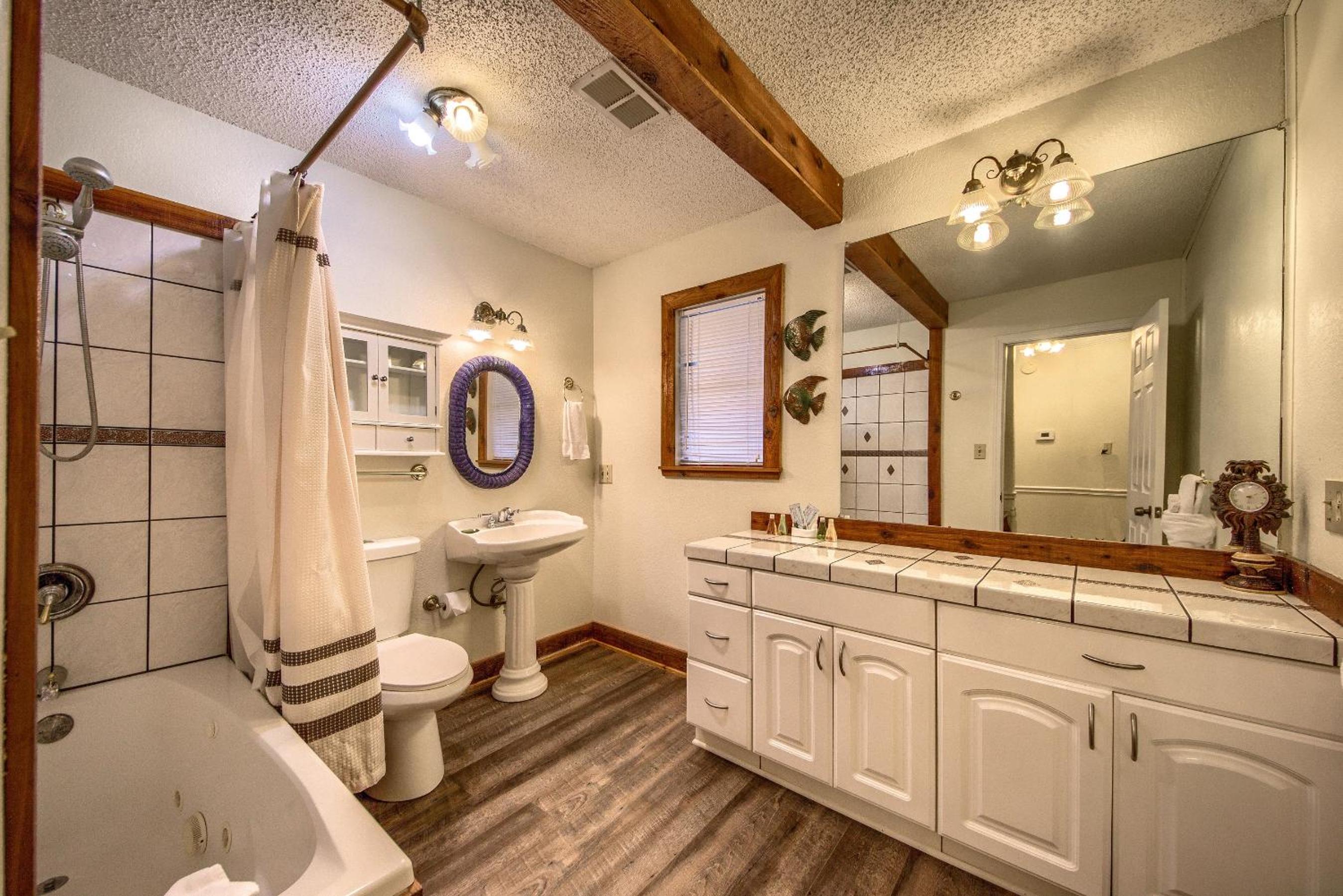 LD 1683 Texas River Haus