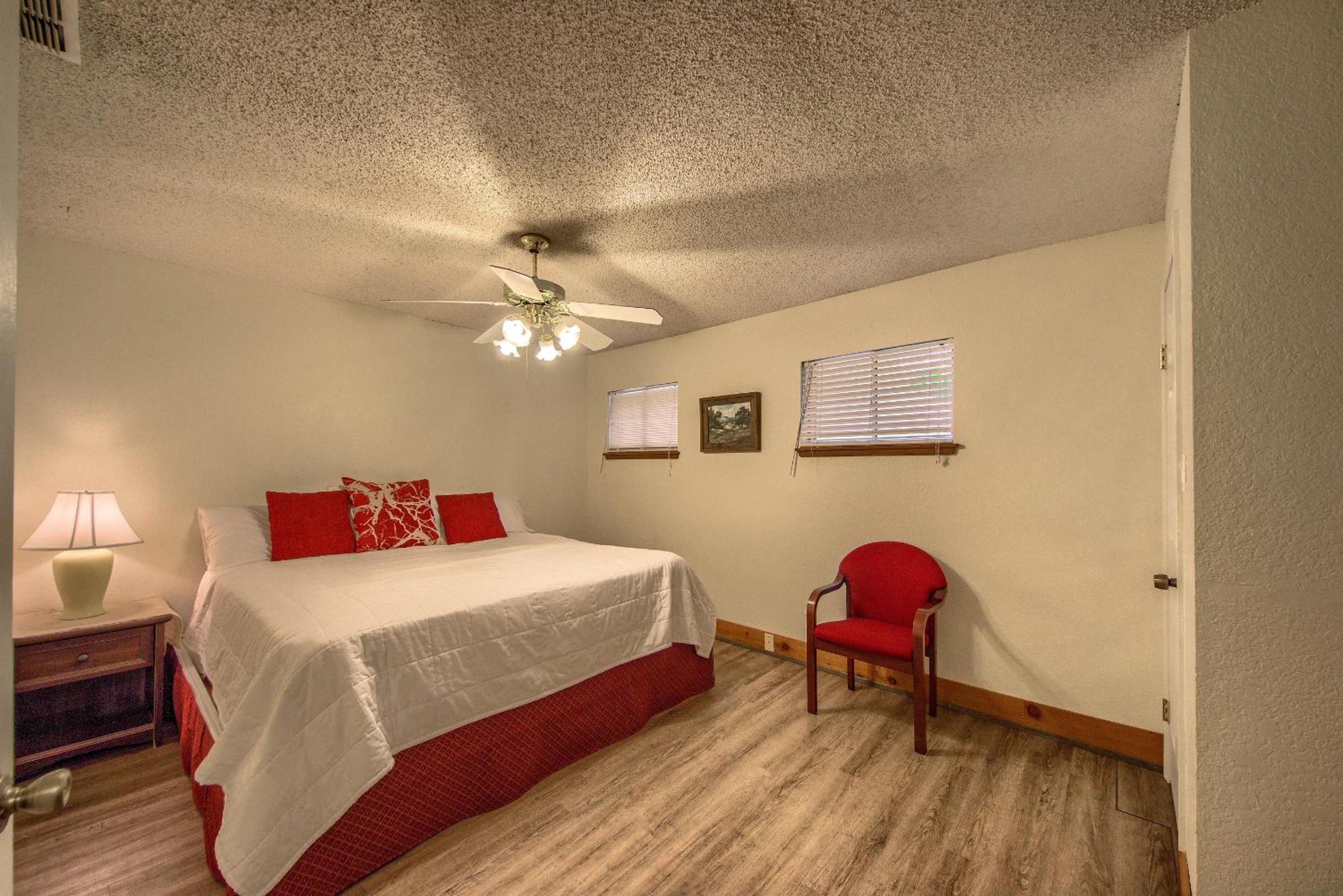 LD 1683 Texas River Haus