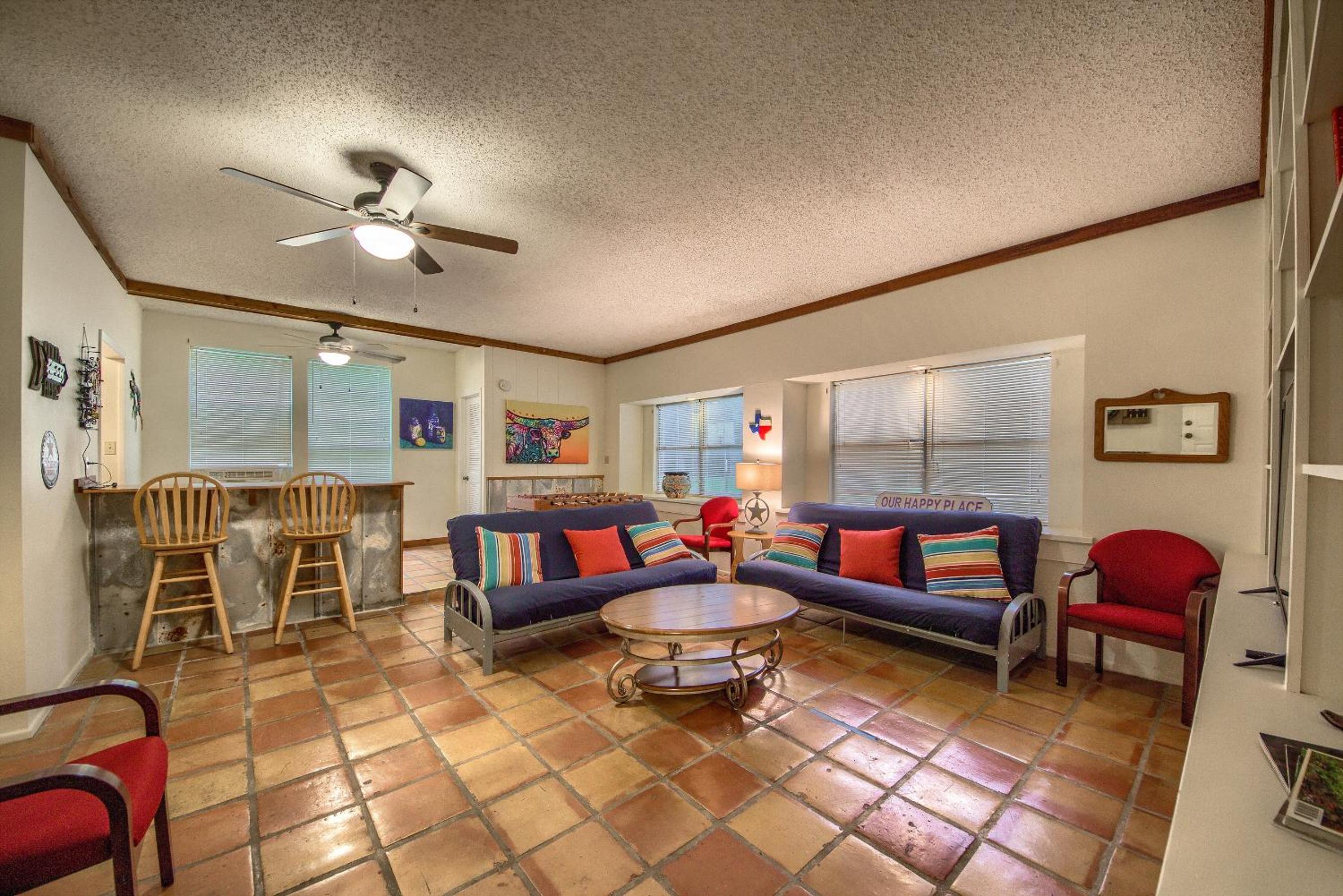 LD 1683 Texas River Haus