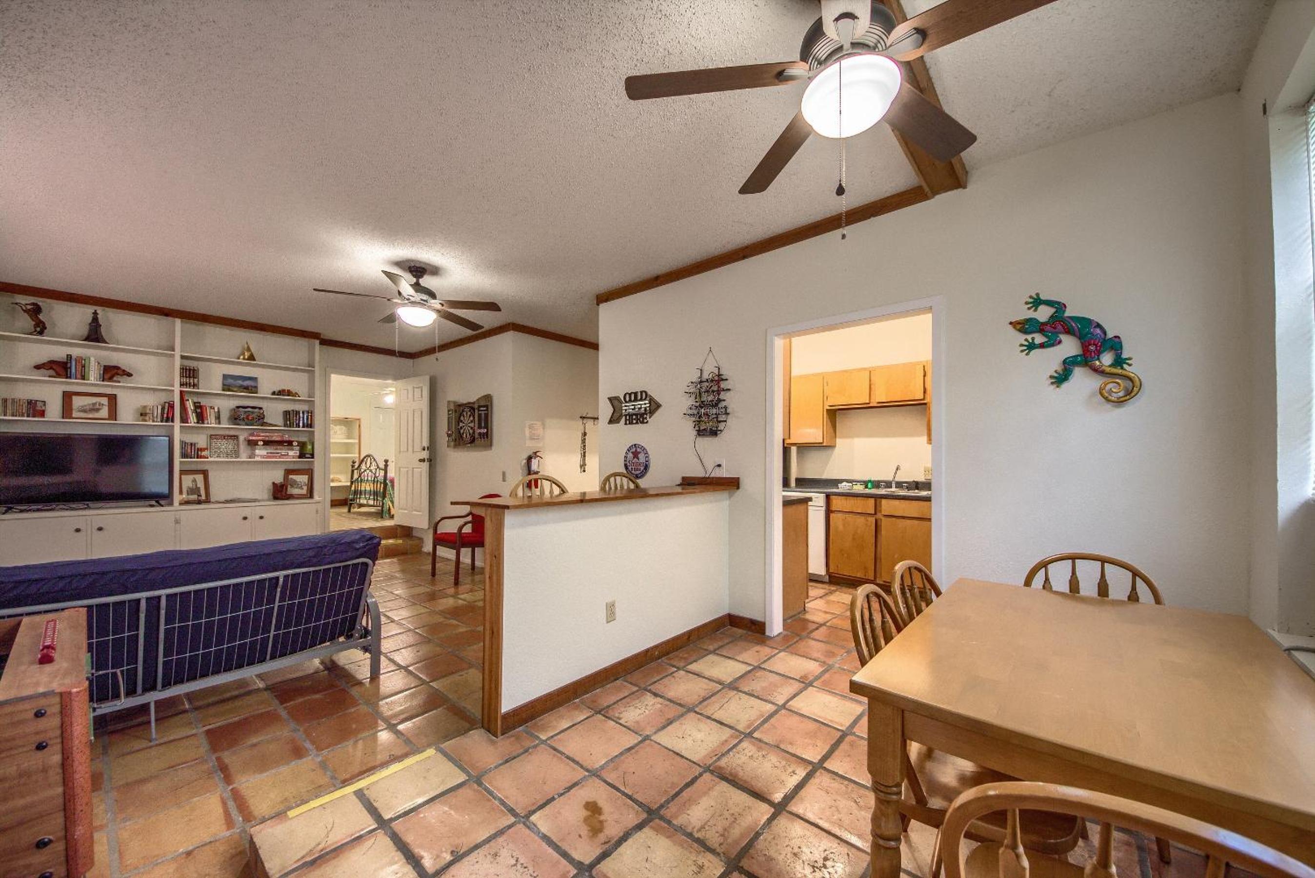 LD 1683 Texas River Haus
