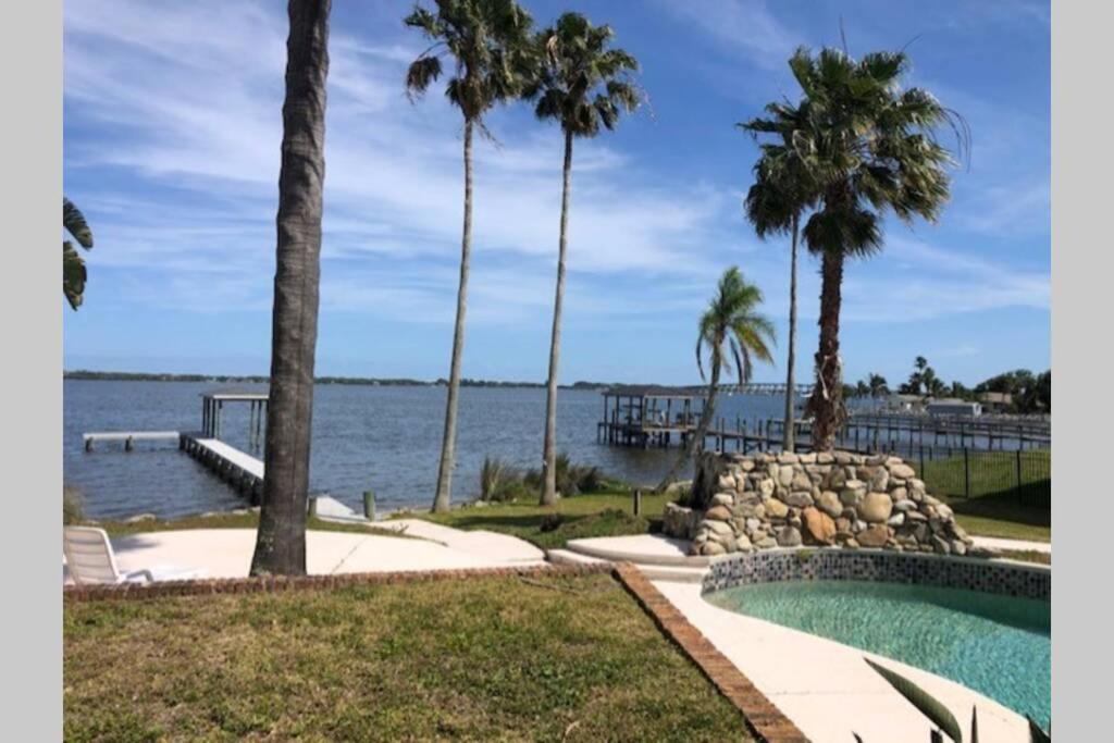 Pineda Palms Estate, 4 BR for 13 guests, heated pool