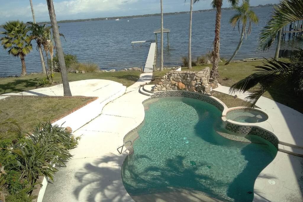 Cocoa Beach Vacations - Pineda Palms Estate, 4 BR for 13 guests - Property Image 1
