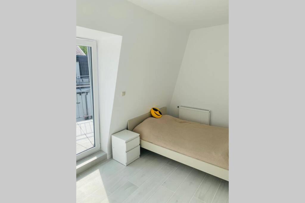 Uroczy apartament z basenem i kortem tenisowym view 2