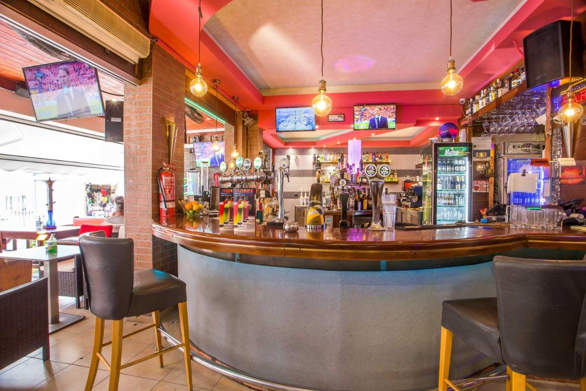 bar