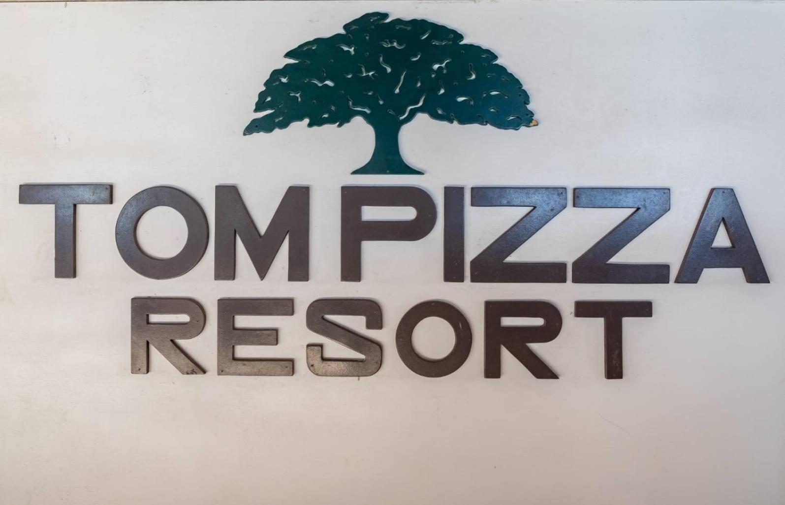 Tom Pizza Resort