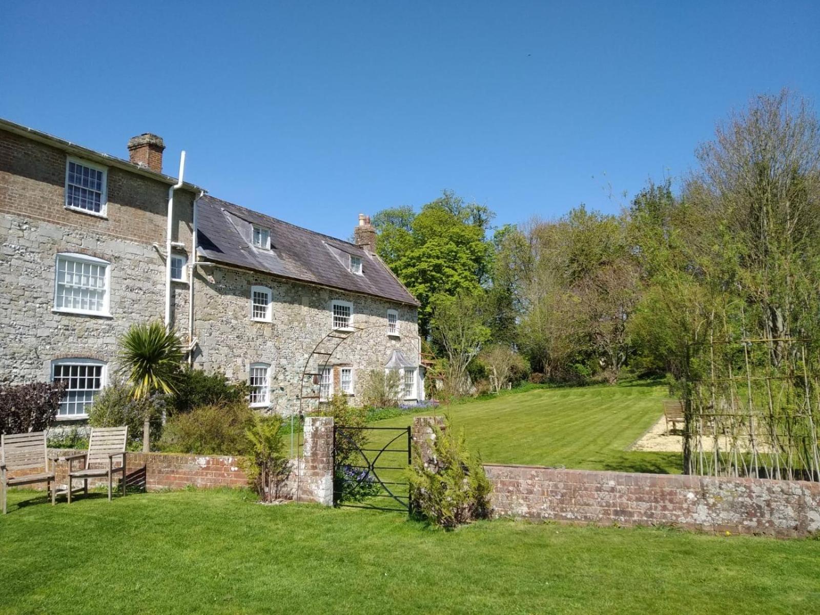 Rollestone Manor B&B and Restaurant view 2