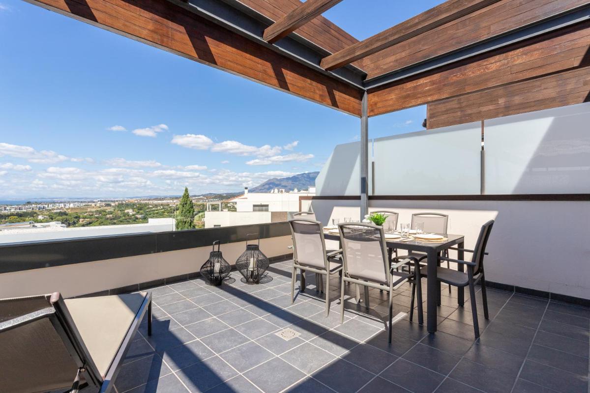 Hoyo 19 Luxury Apartment by GHR Rentals view 3