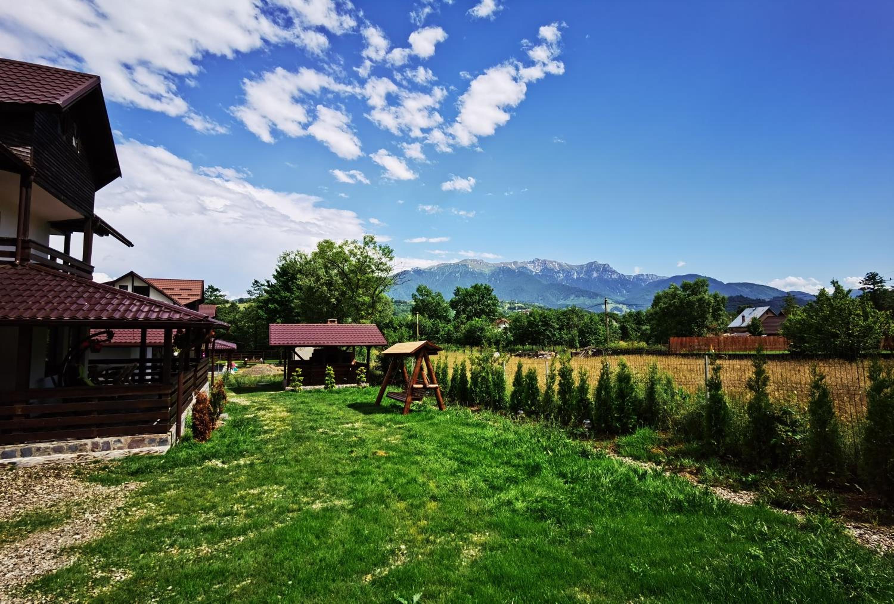 Casuta Vulpiței view 3