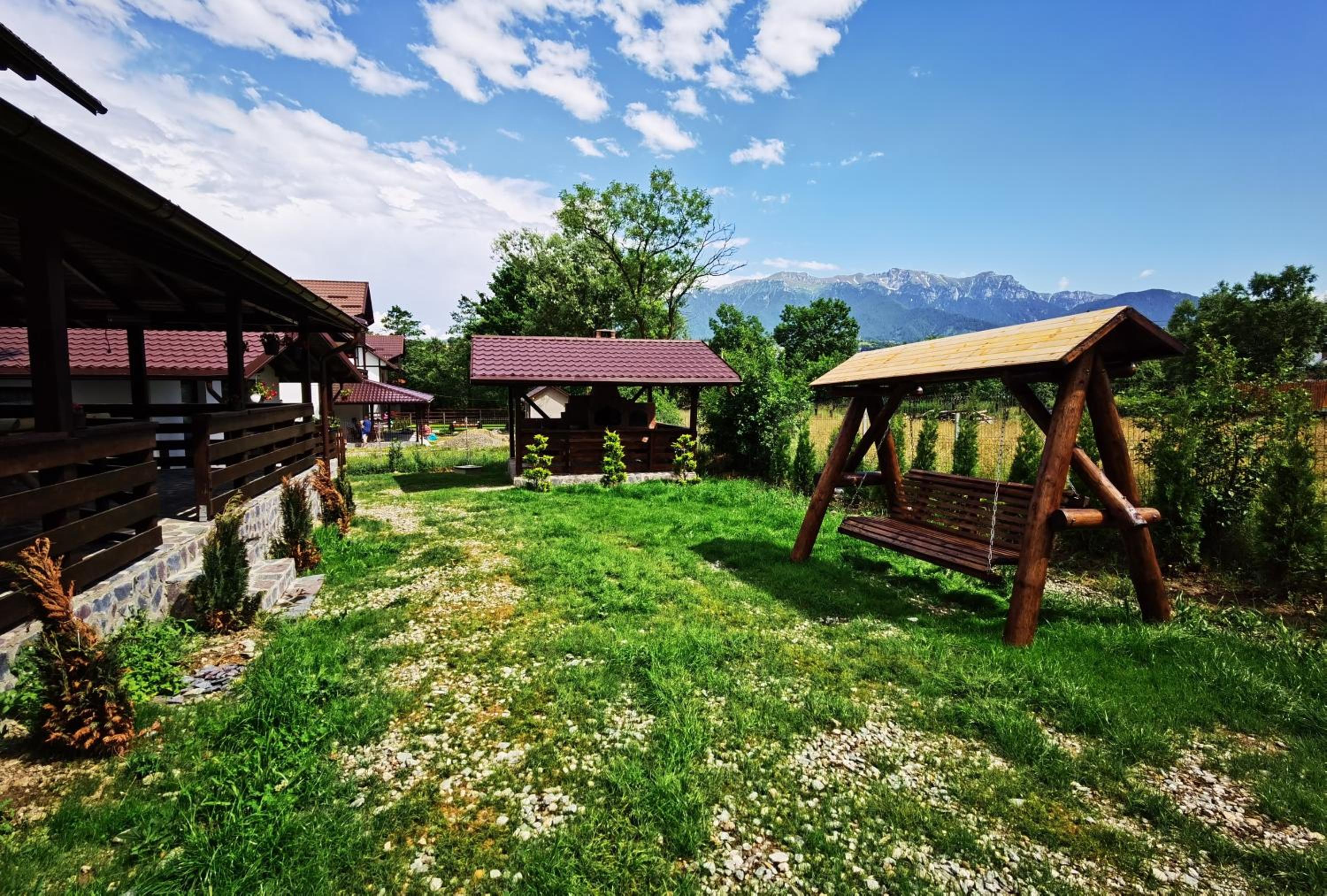 Casuta Vulpiței view 2
