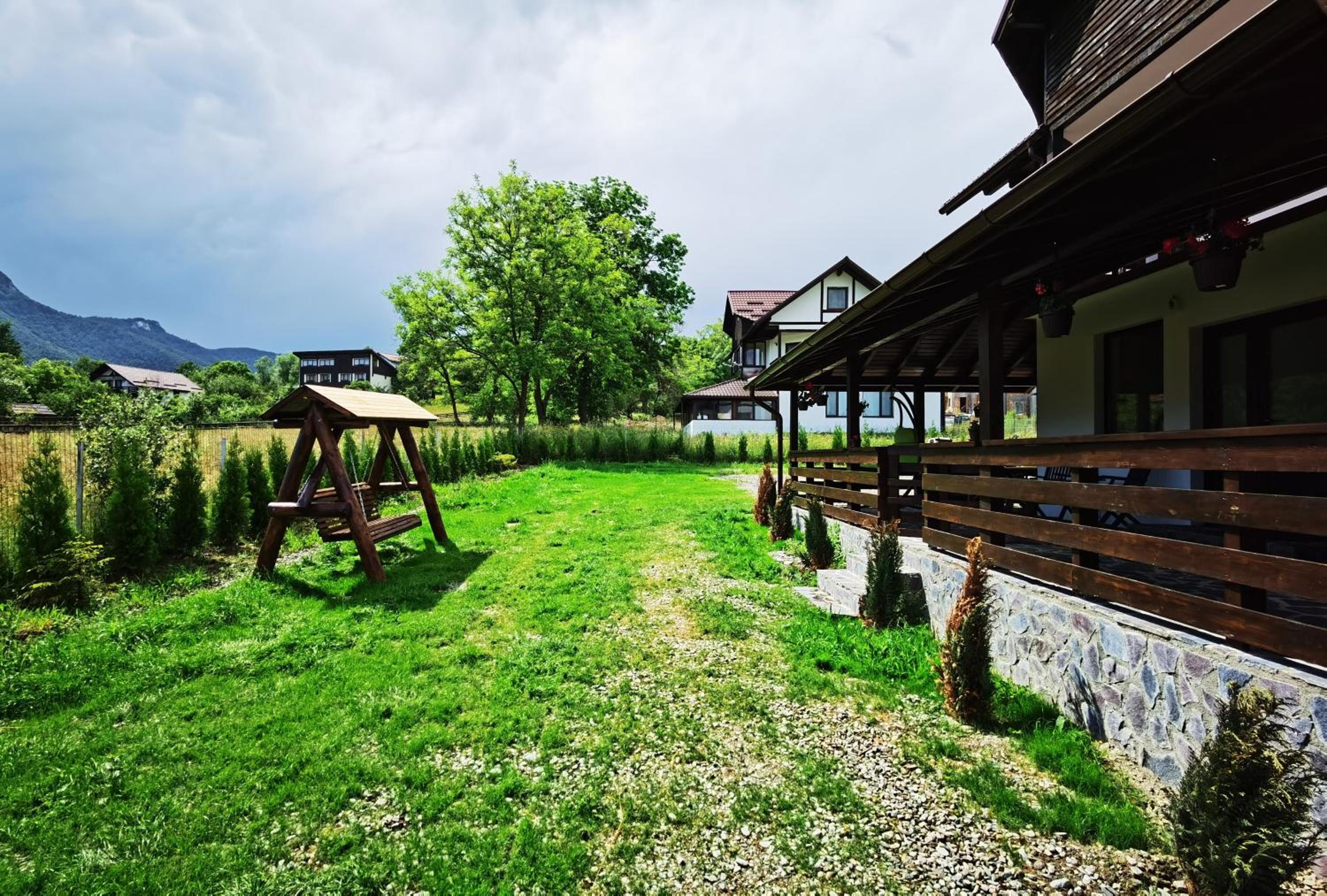Casuta Vulpiței view 4