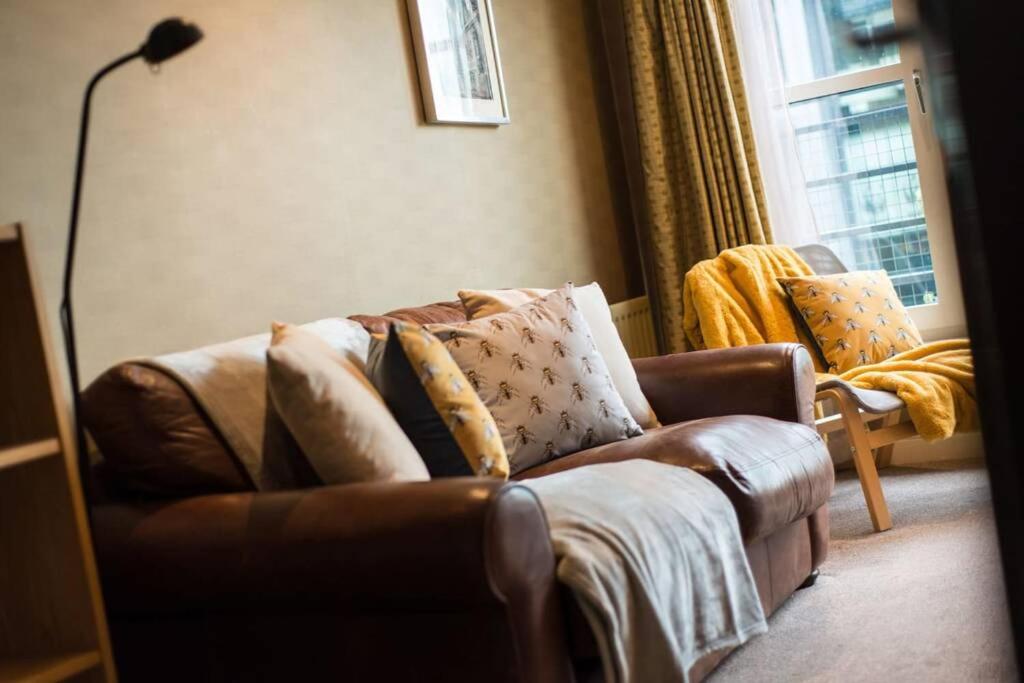 Royal Mile & Arthur's Seat Apt with Private Parking view 5