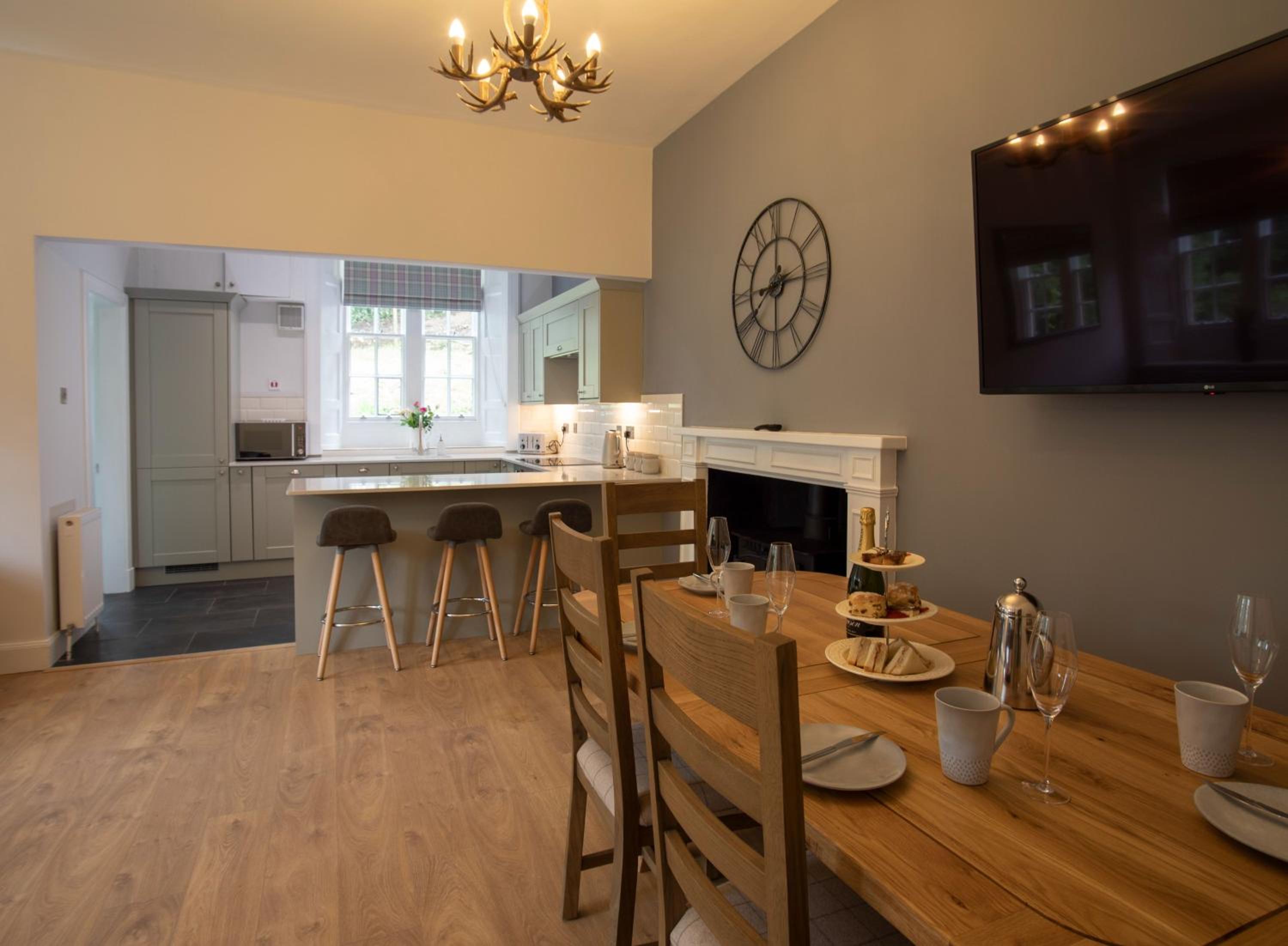 Laundry Cottage: Drumlanrig Castle view 3