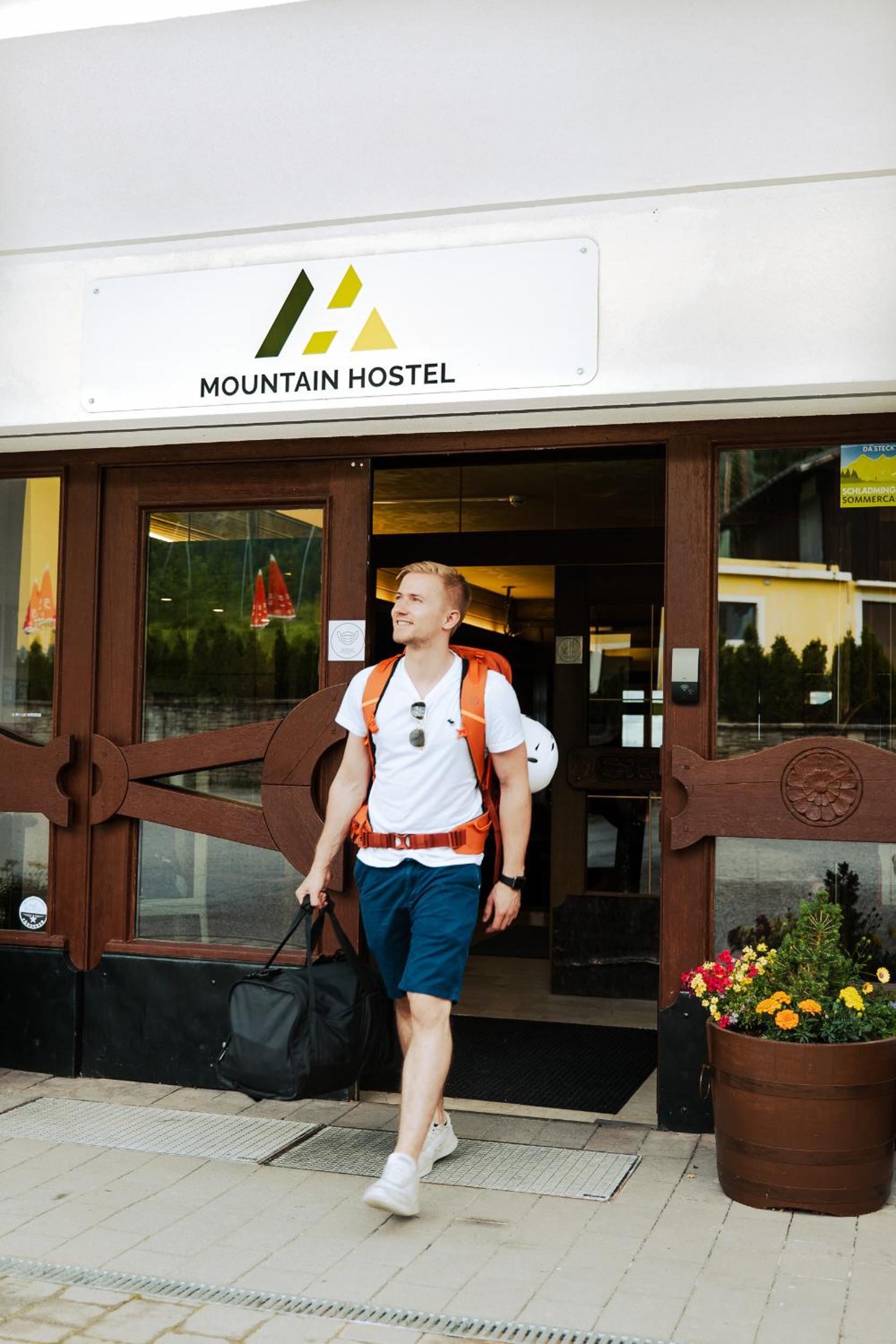 Mountain Hotel & Hostel